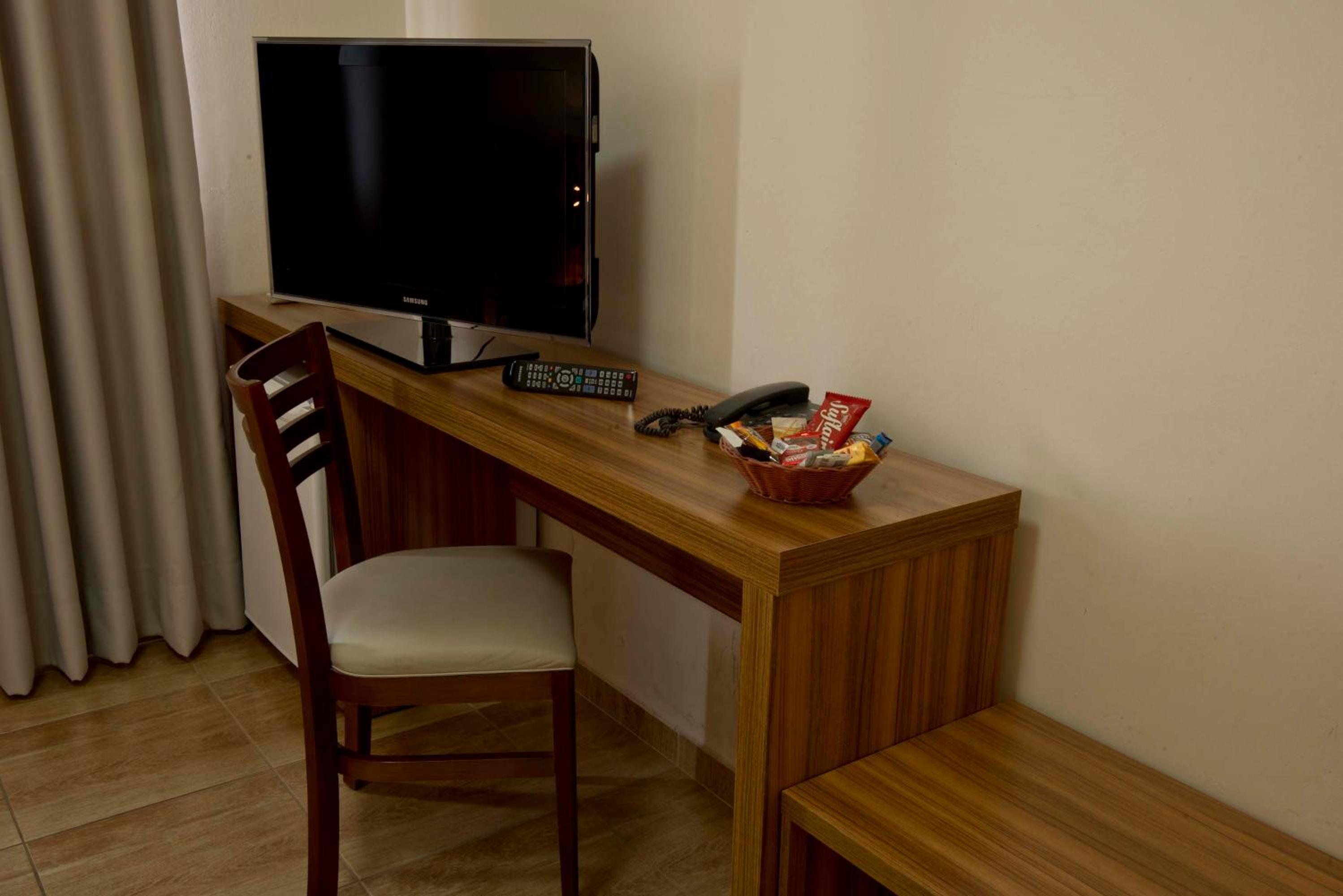 Double or Twin Room - Main Building - Photo 5