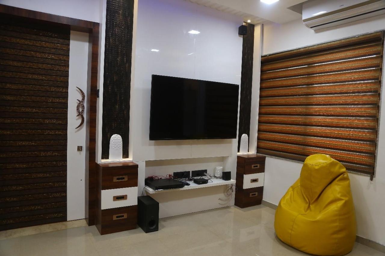 Three-Bedroom Villa photo 2