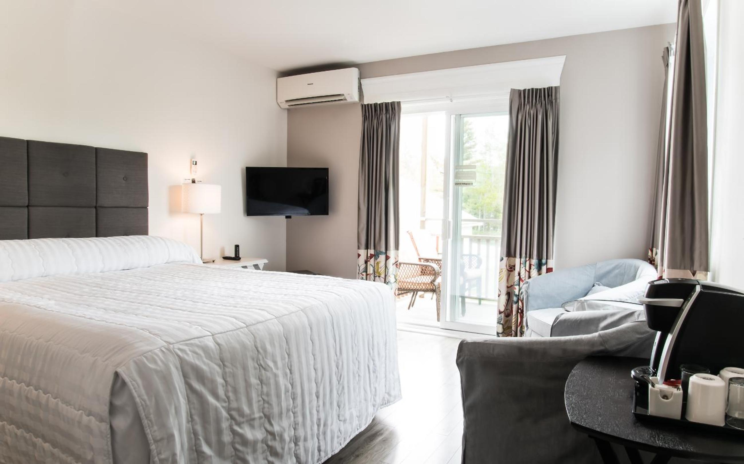 Standard Queen Room photo 2
