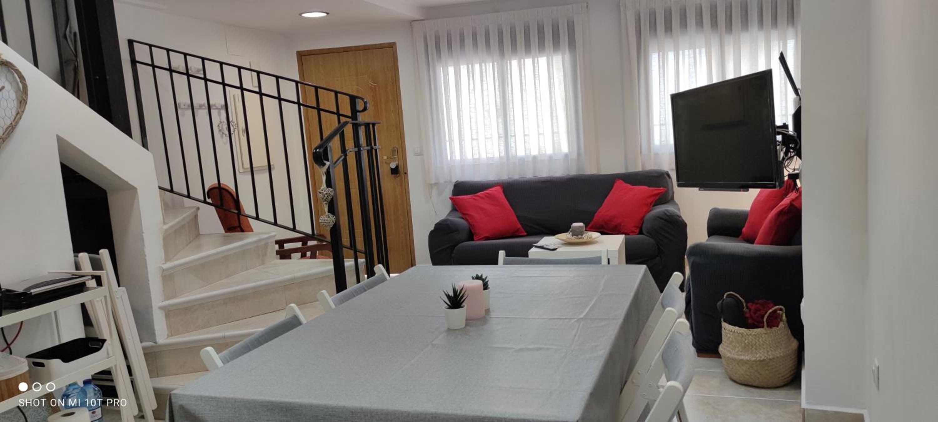 Four-Bedroom House photo 2