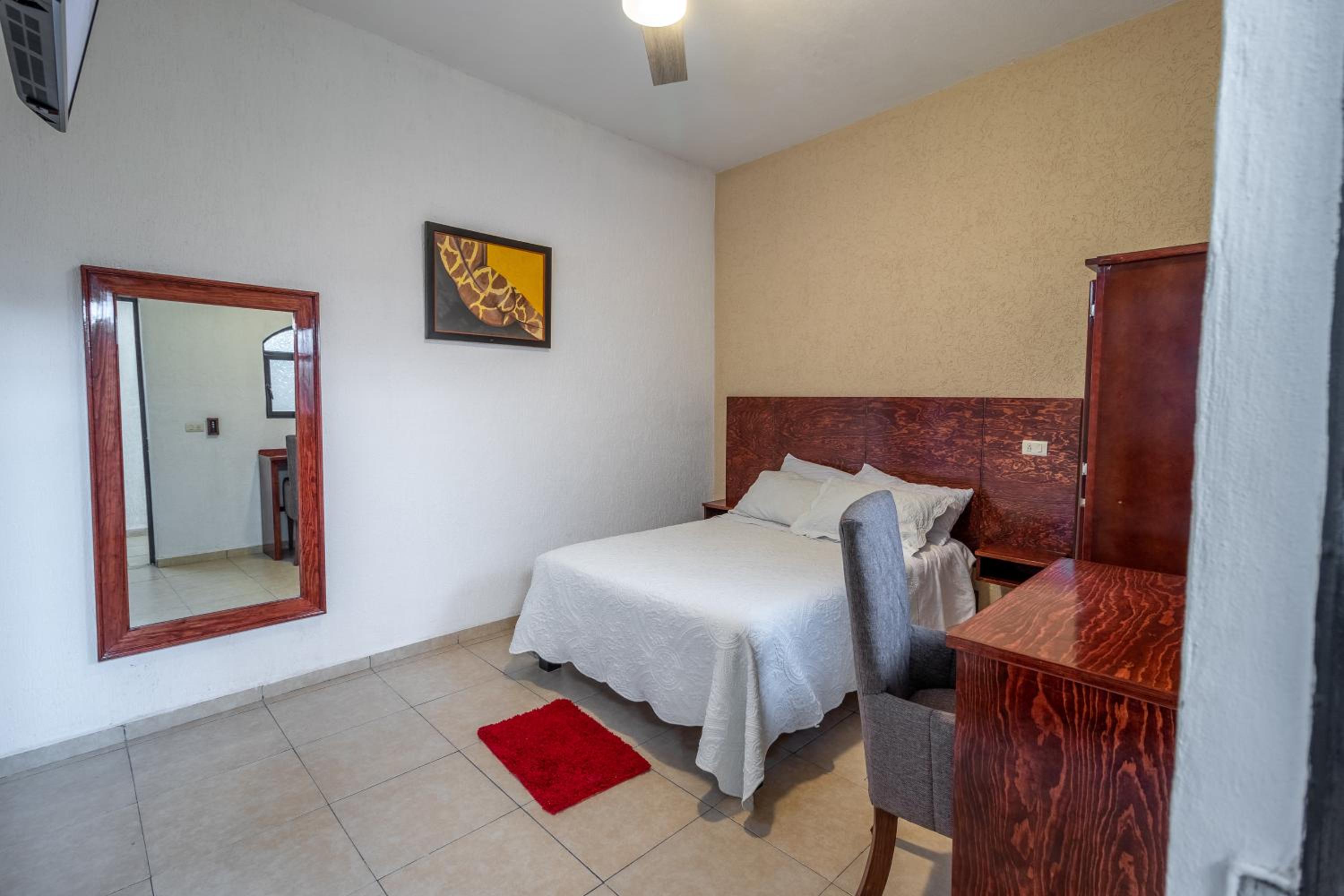 Deluxe King Room photo 1