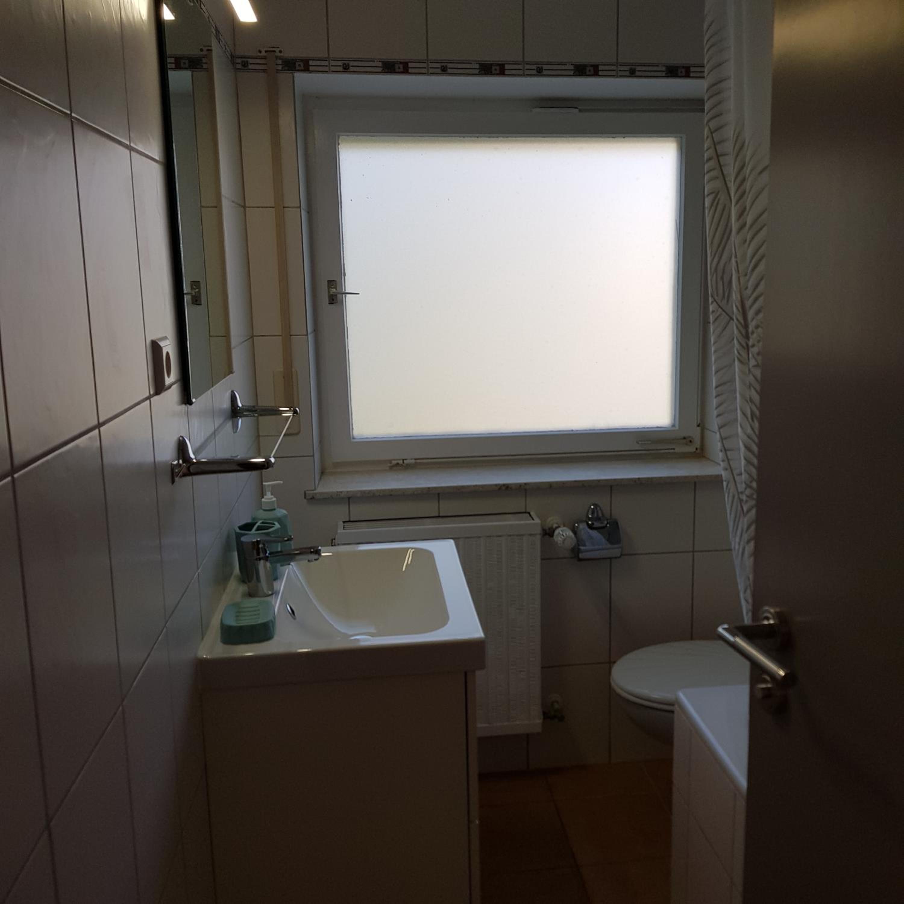 One-Bedroom Apartment - Photo 3
