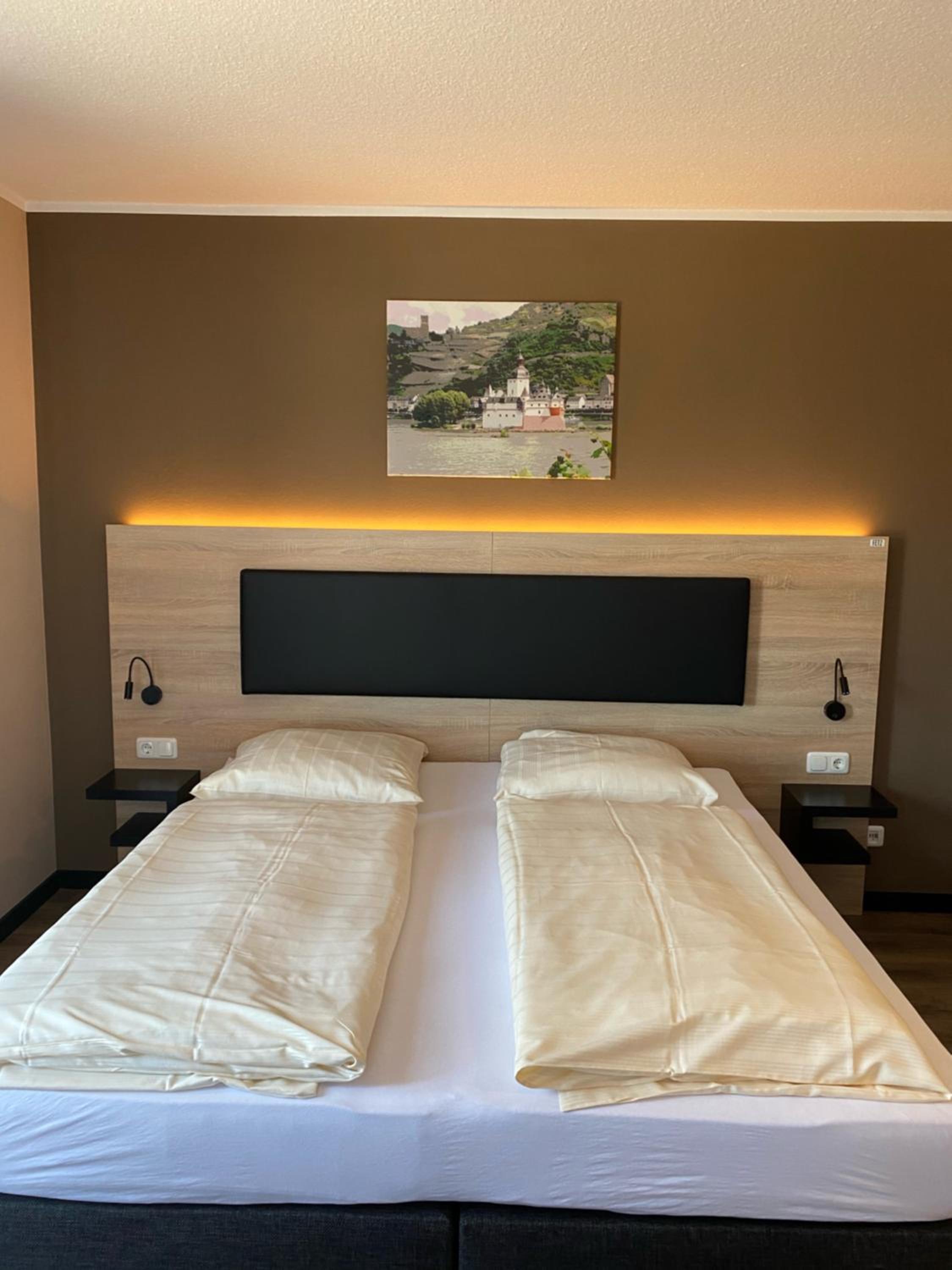 Large Double Room - Photo 1