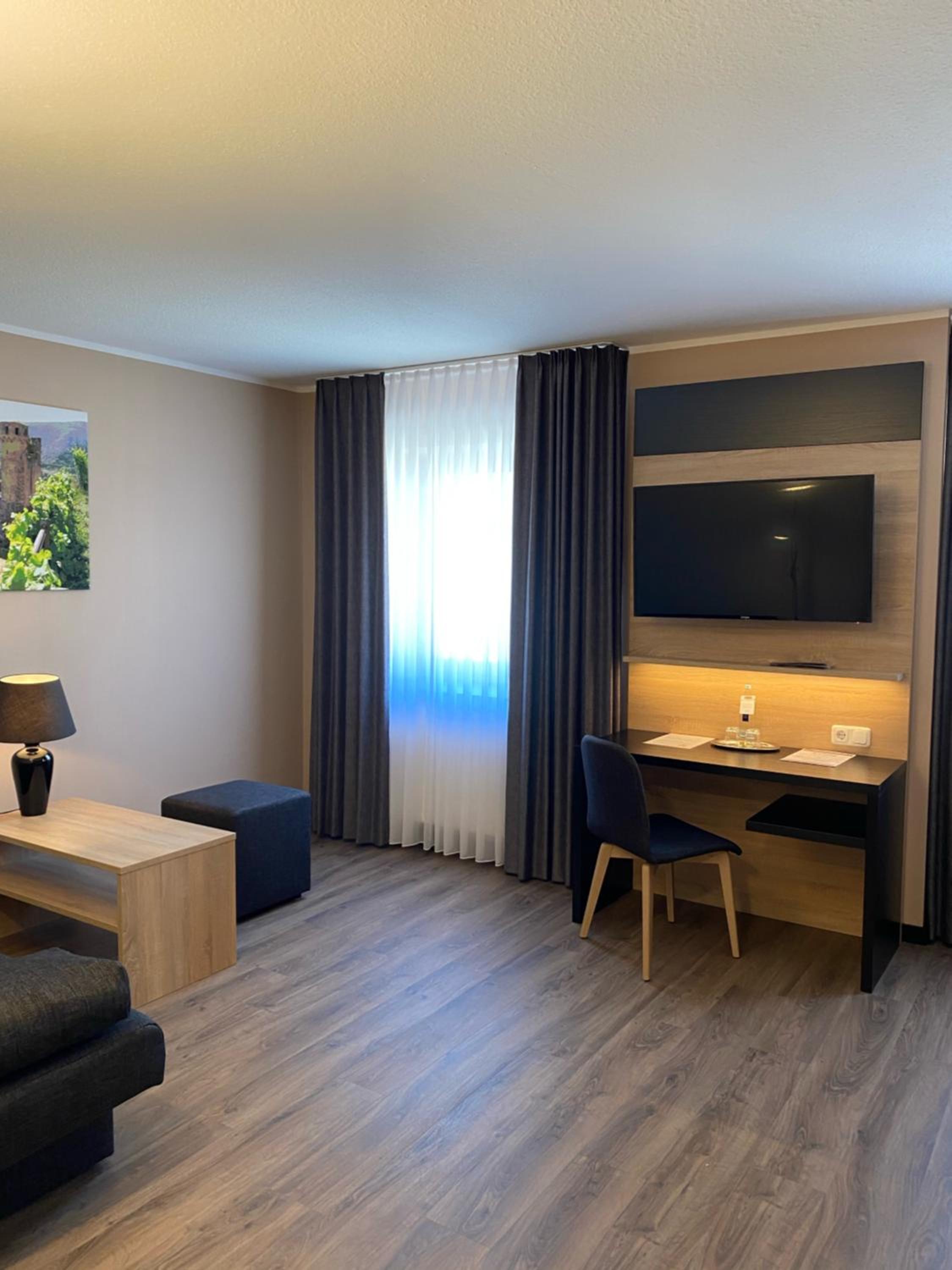 Large Double Room - Photo 2