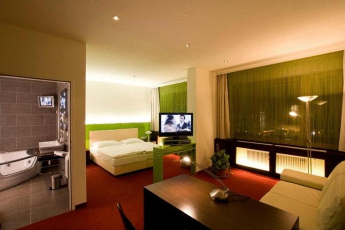 Superior Suite - Photo 3
