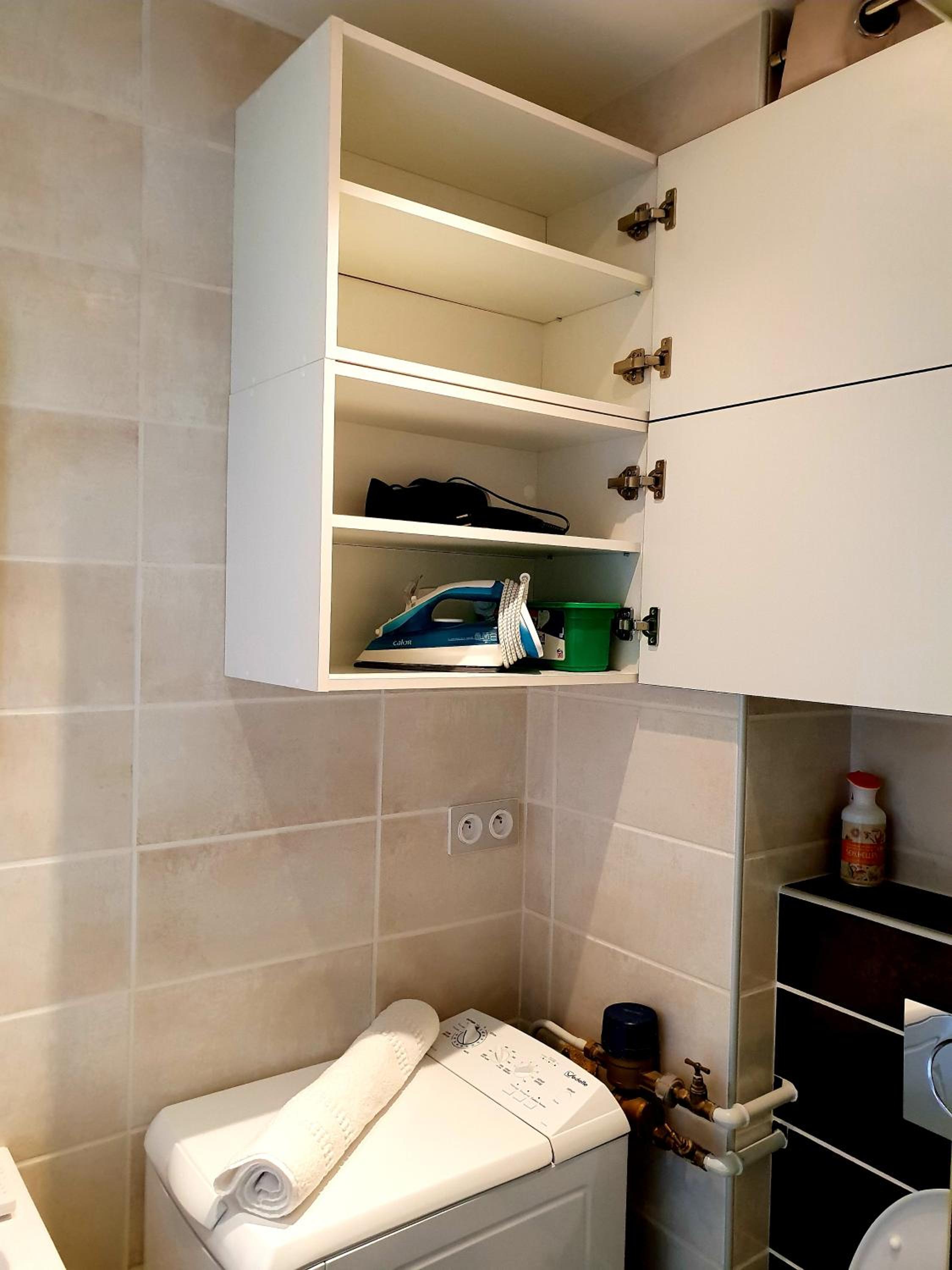 One-Bedroom Apartment - Photo 2