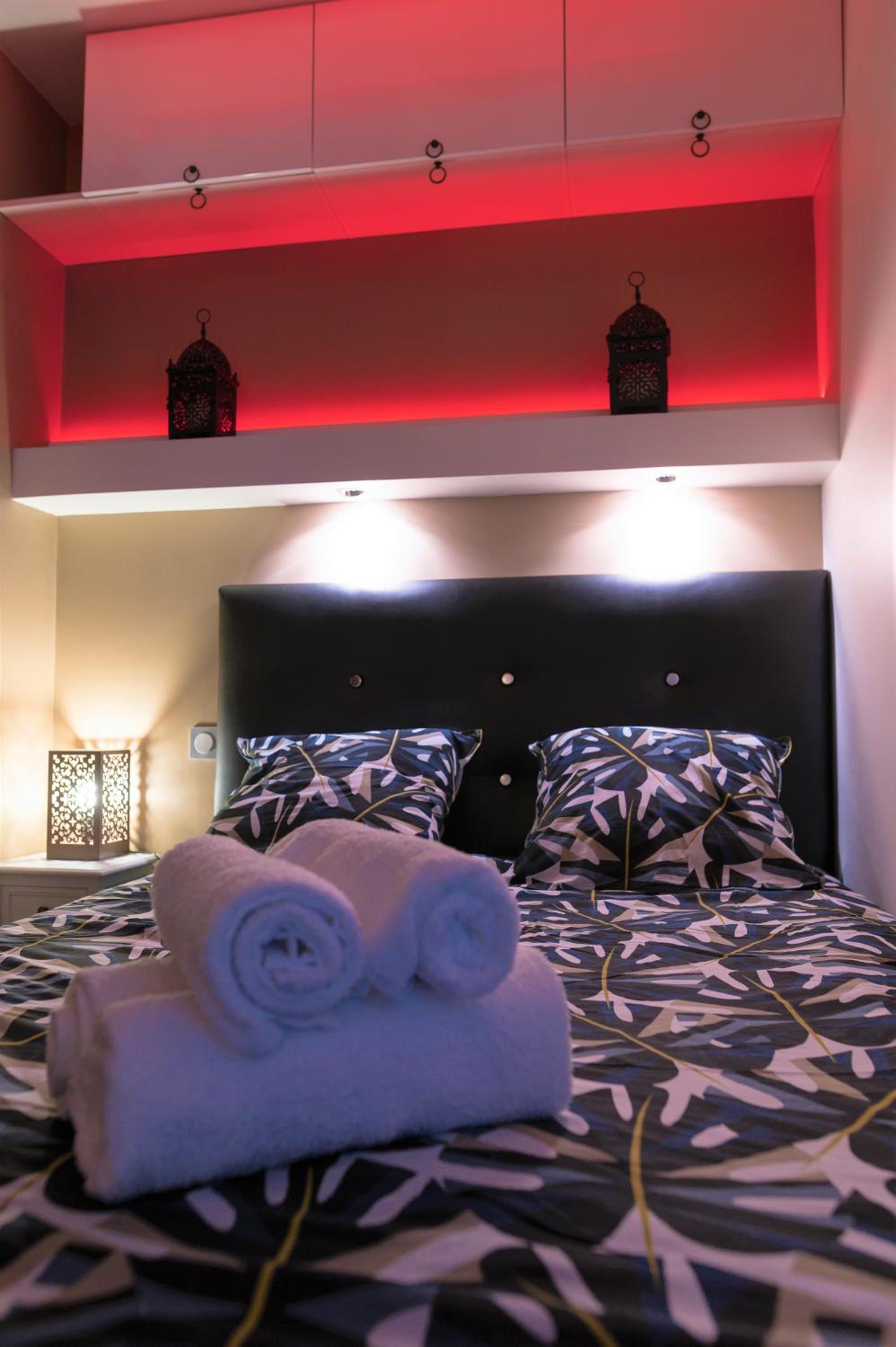 One-Bedroom Apartment - Photo 13