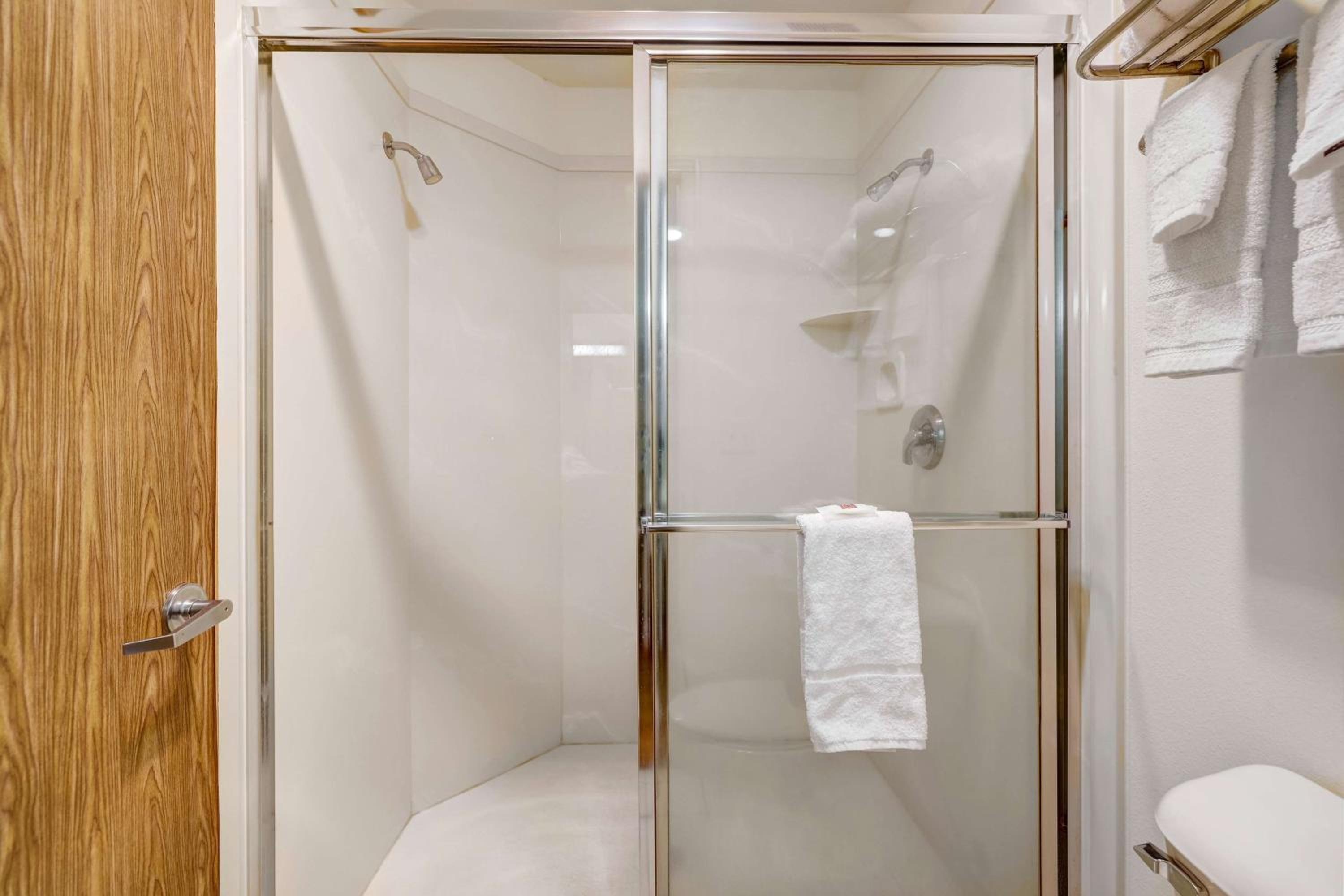 King Suite with Spa Bath photo 2