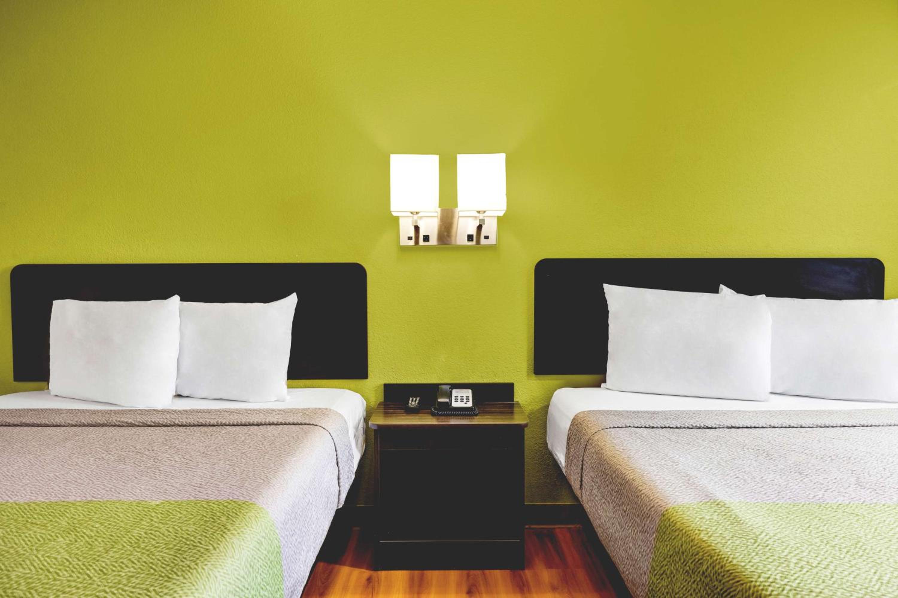 Deluxe Queen Room with Two Queen Beds - Non-Smoking