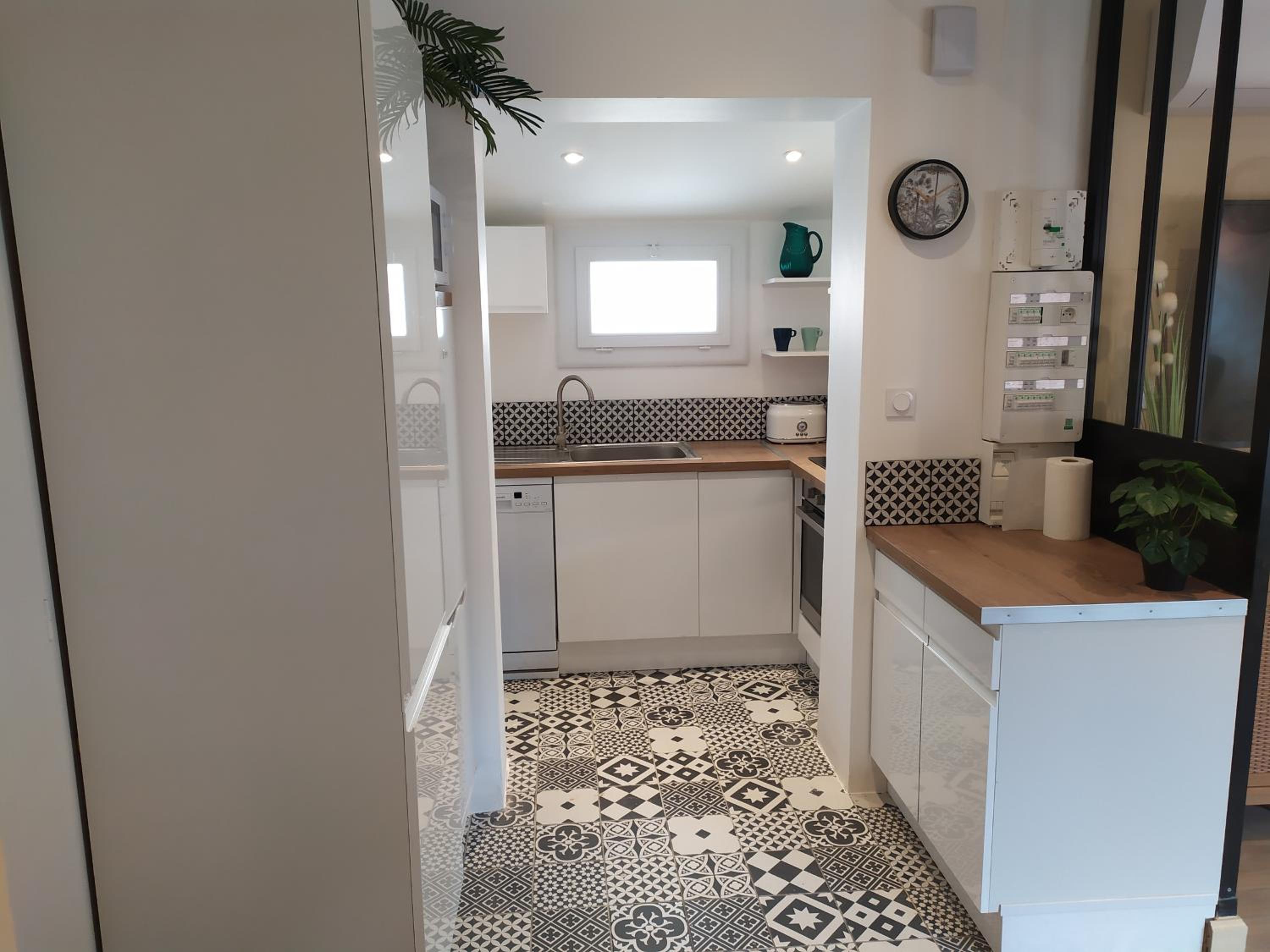Two-Bedroom Apartment - Photo 21