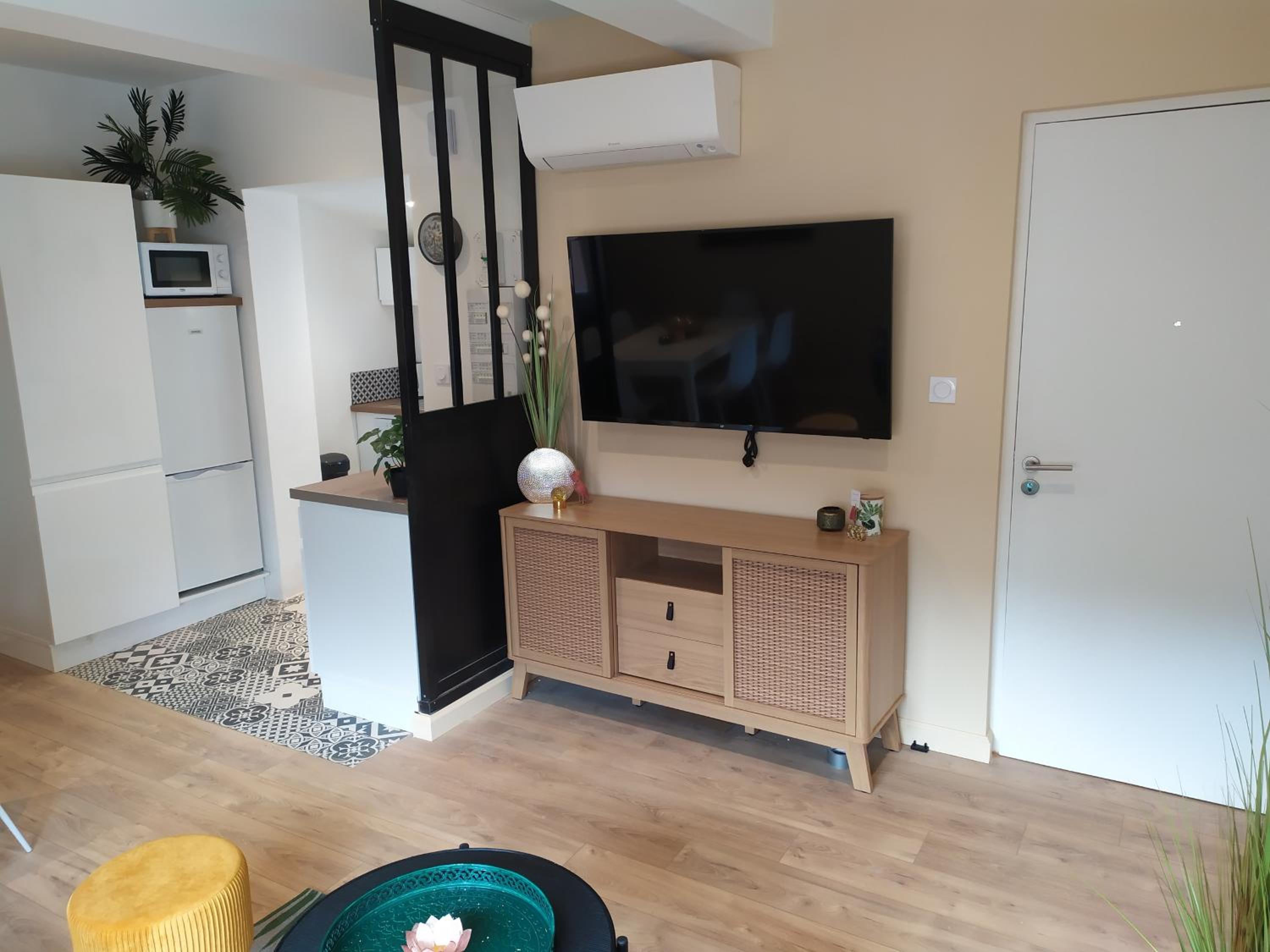 Two-Bedroom Apartment - Photo 3