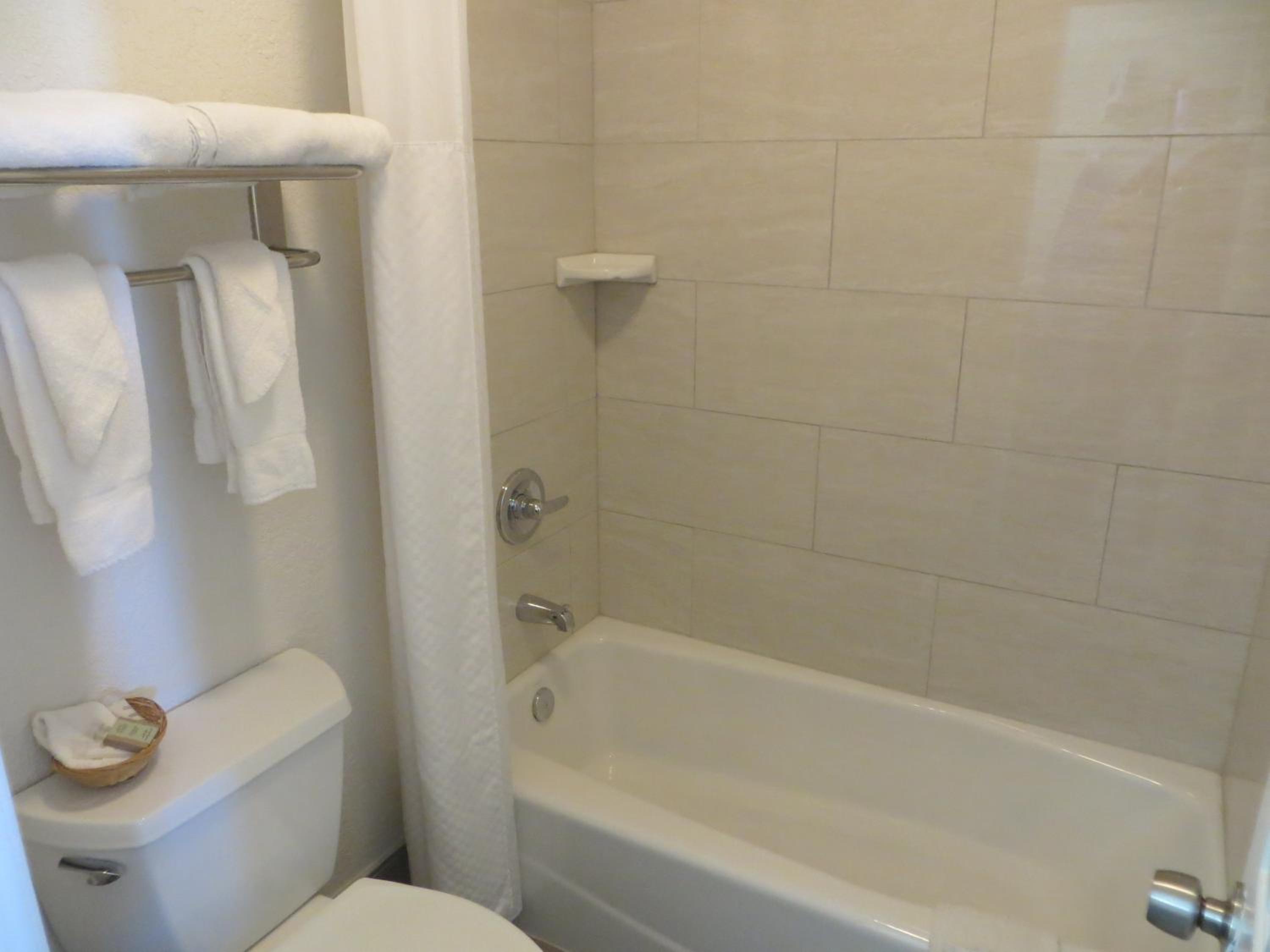 King Room - Non-Smoking - Photo 6