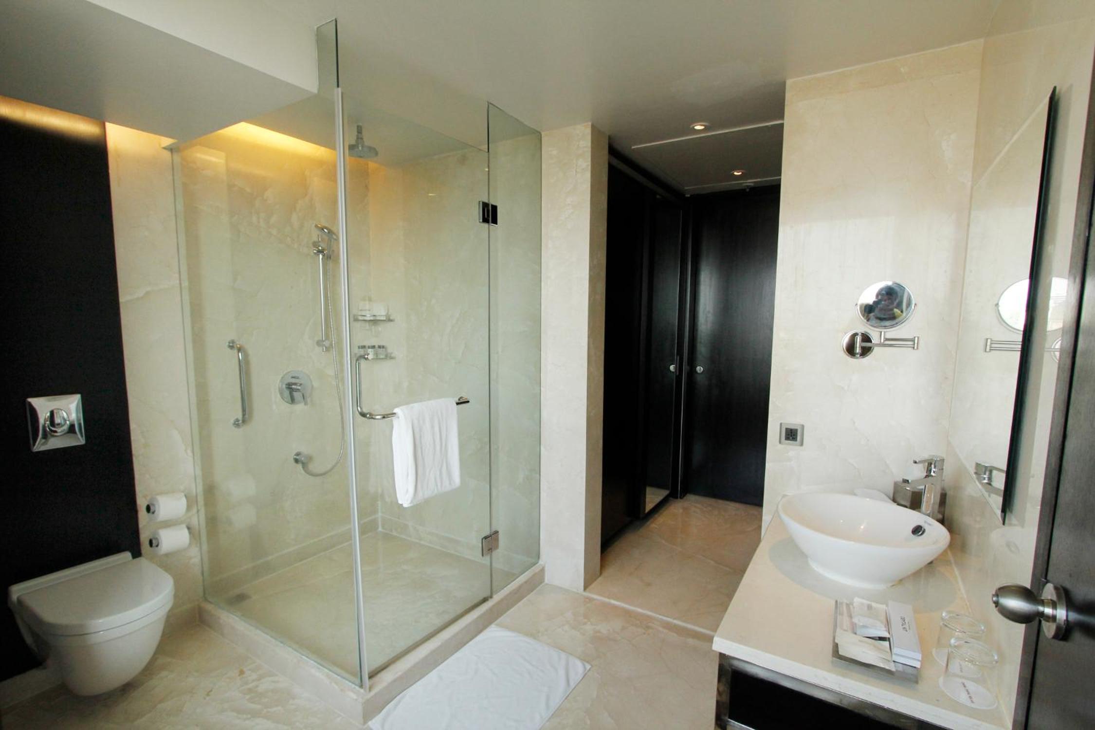 Executive Room with Complimentary One Way Pune Airport Transfer and Lounge Access with 20% discount on Food & Beverage , Laundry and Spa
