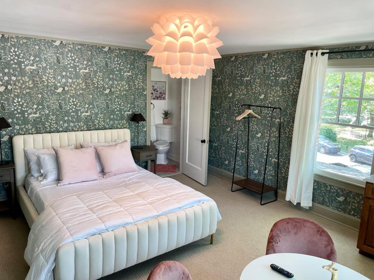 Queen Suite photo 2