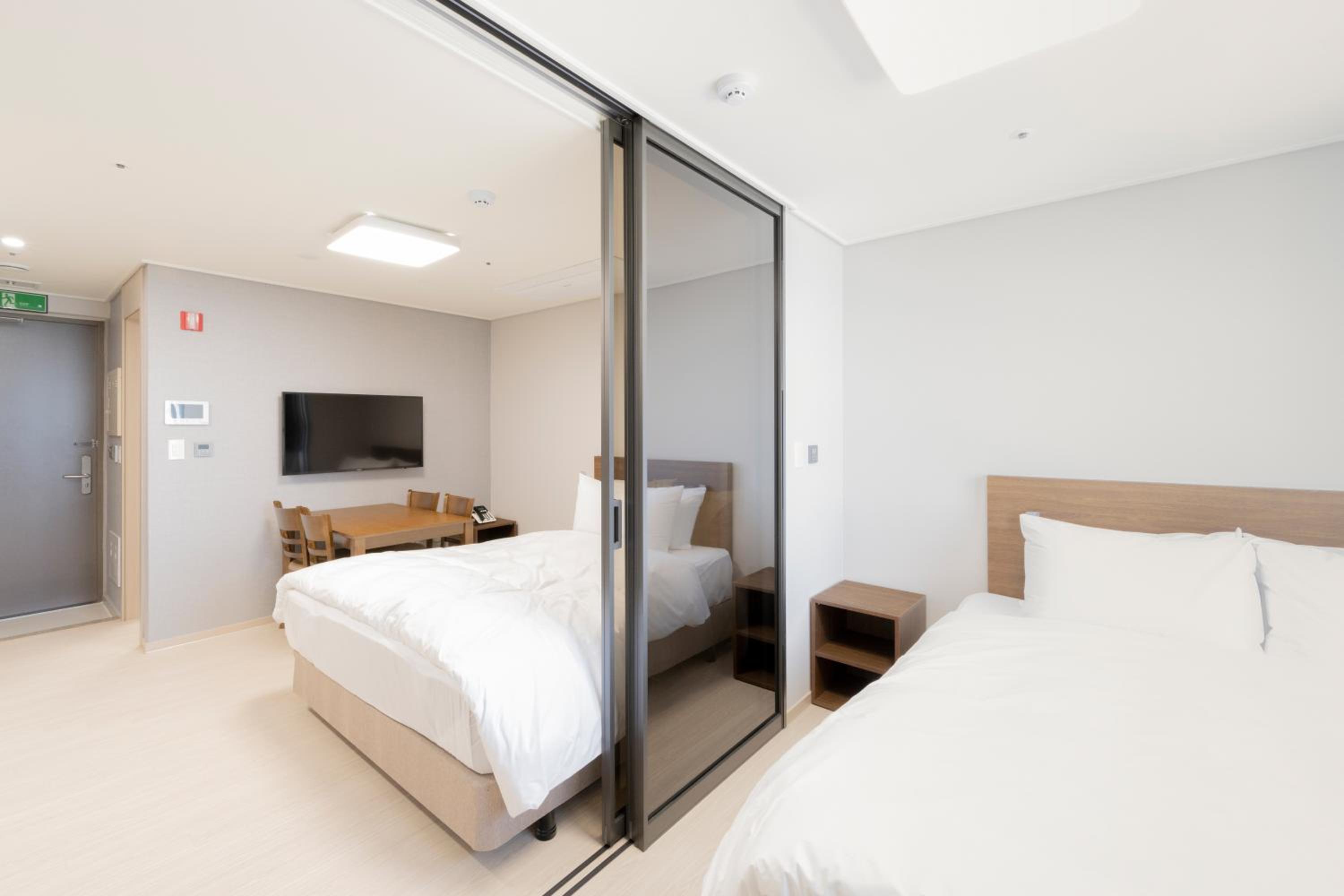 Deluxe Twin Room - Photo 2