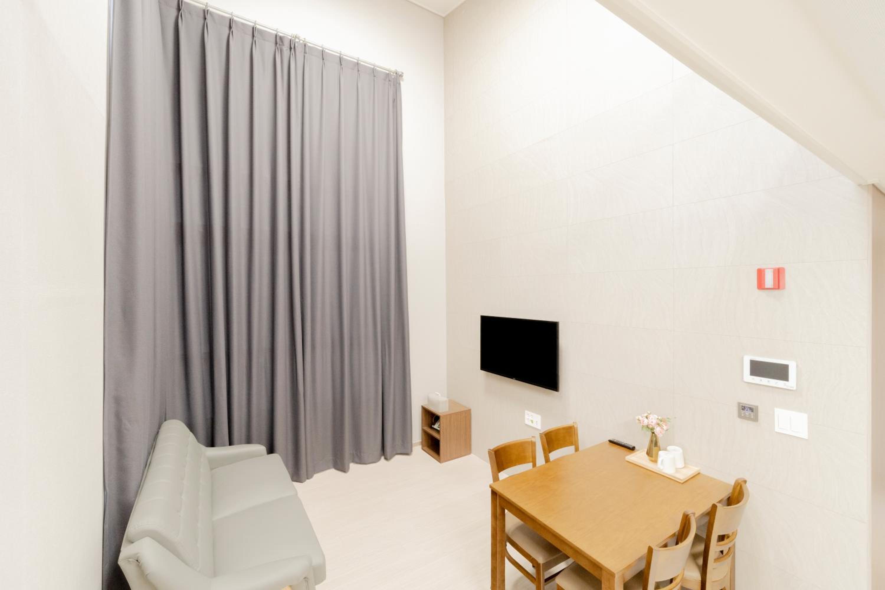 Duplex Suite with City View - Photo 1