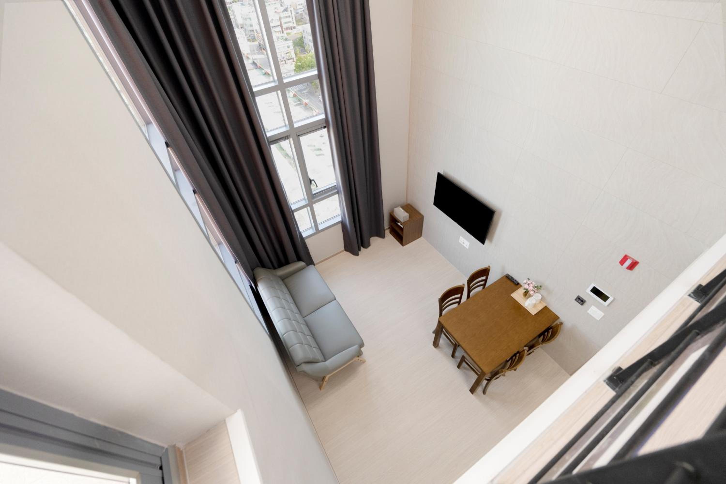 Duplex Suite with City View - Photo 5