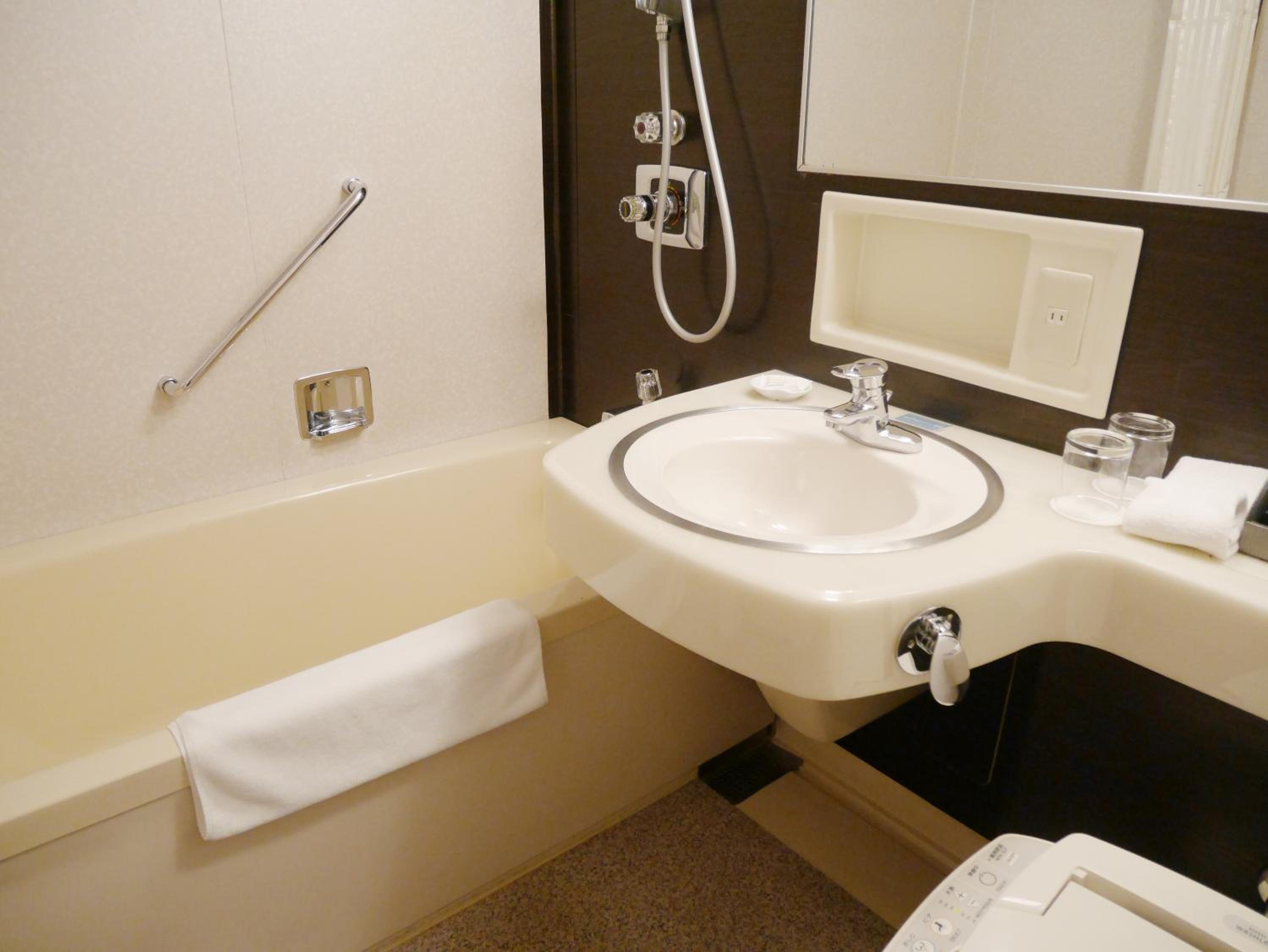 Upgraded Standard Room - Photo 6