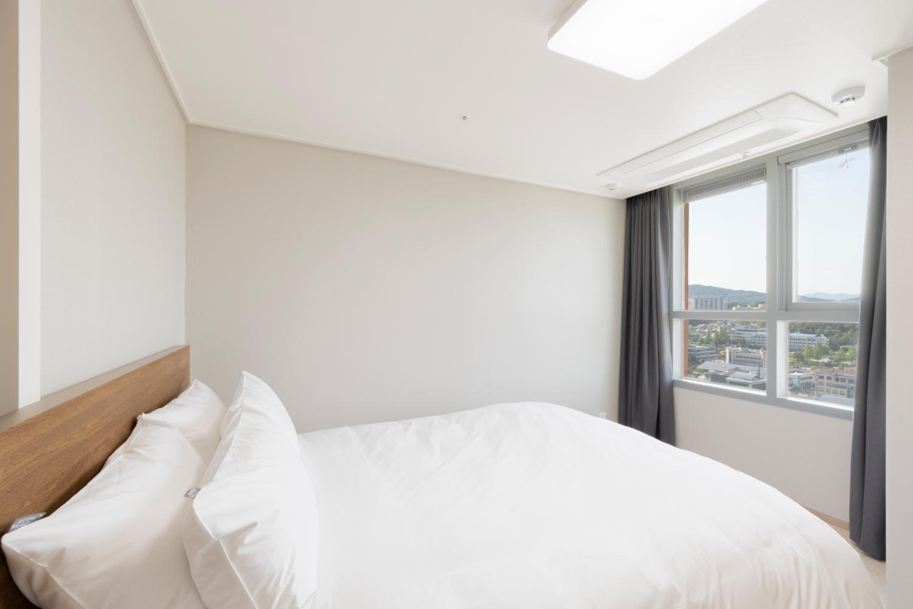 Deluxe Suite - Photo 6