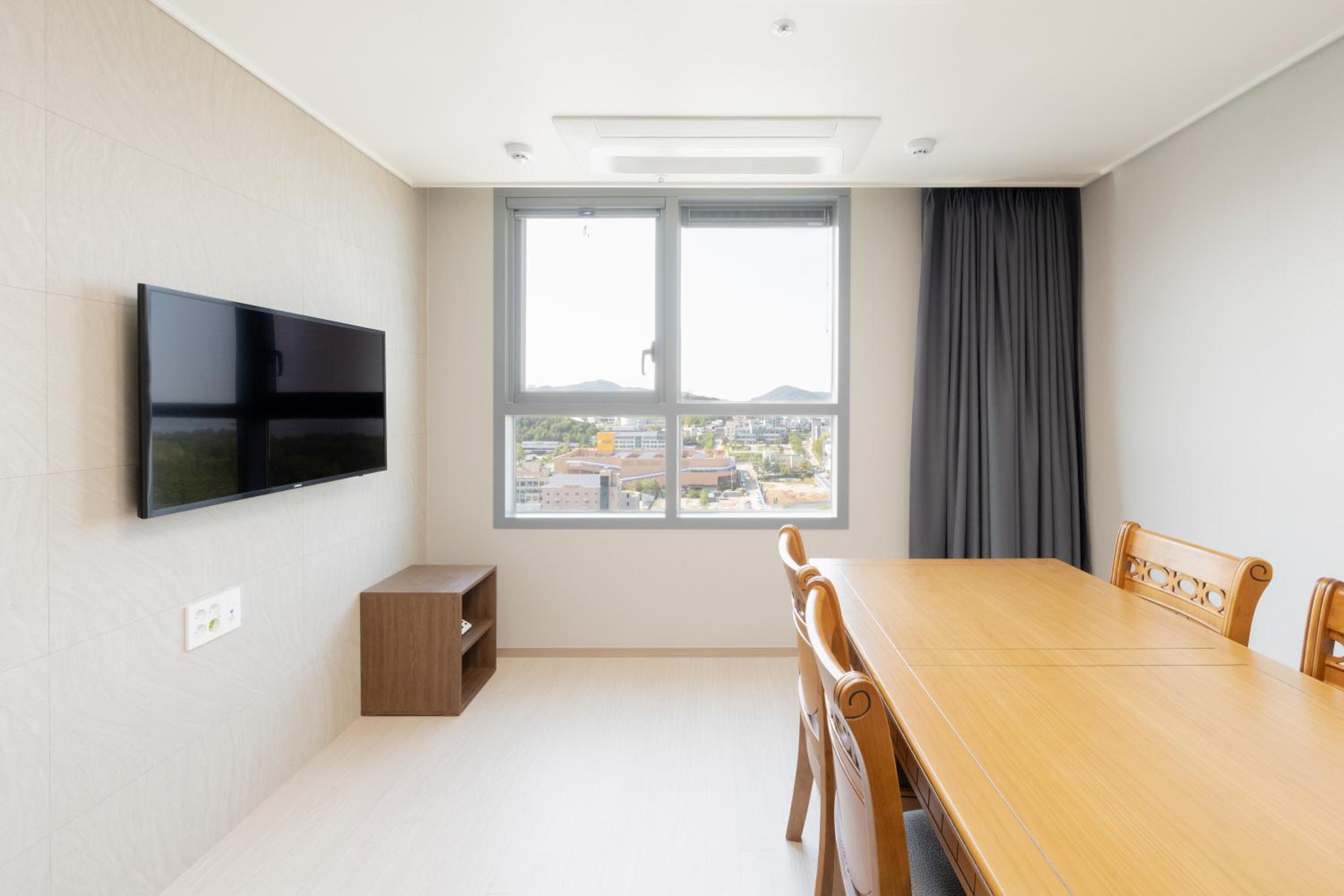 Deluxe Suite - Photo 3