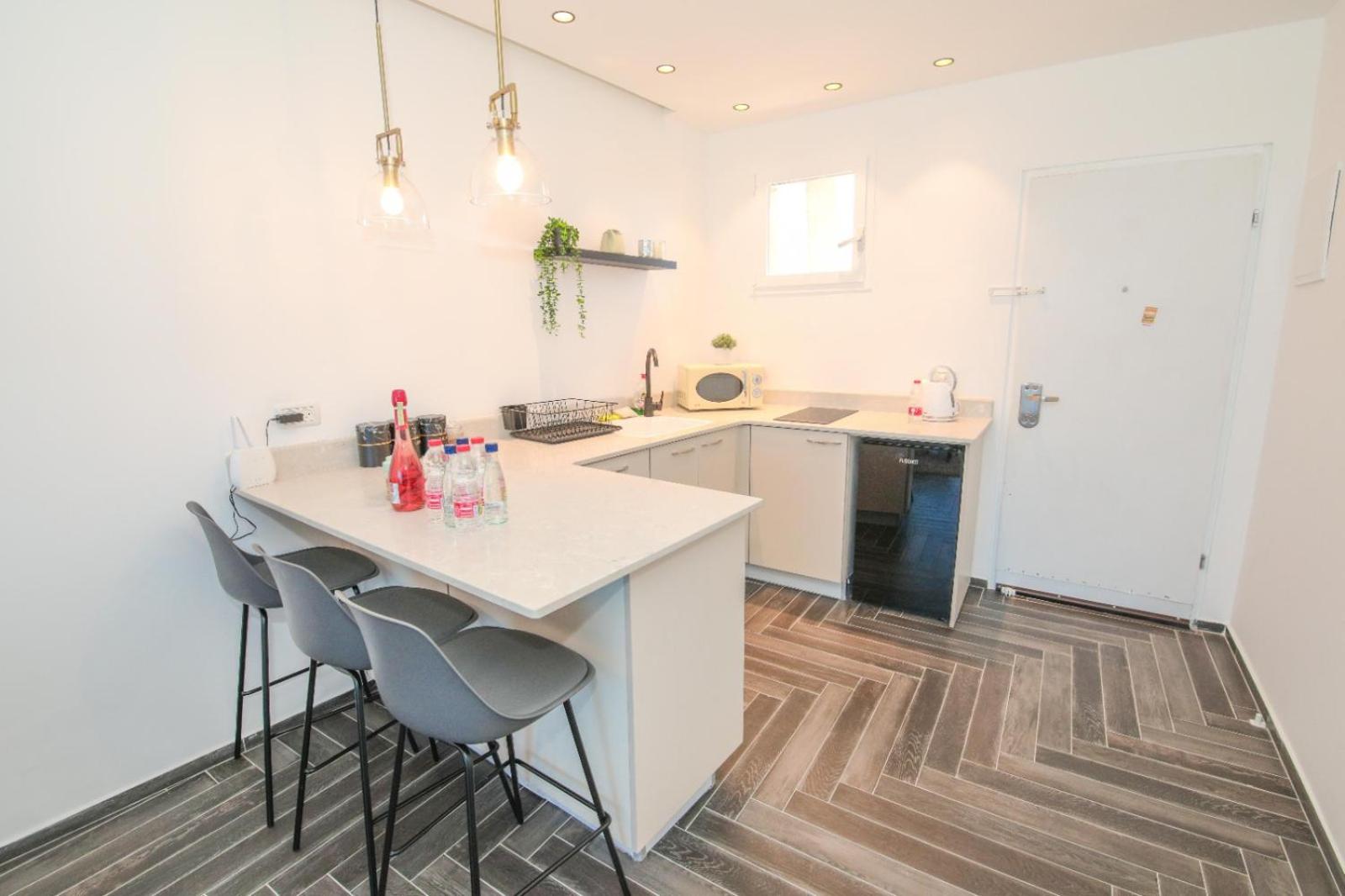 Two-Bedroom Apartment - Photo 33