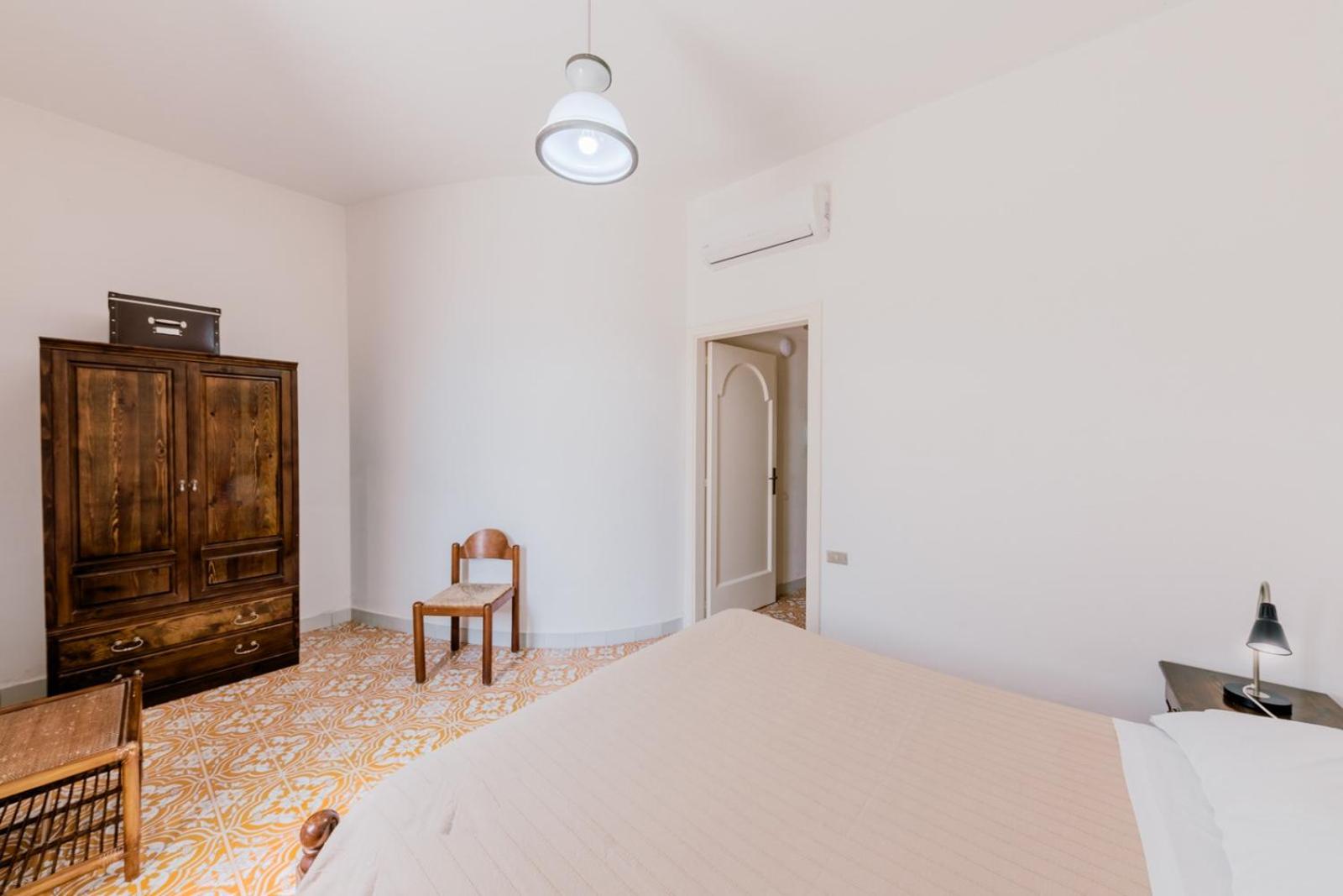 Apartment with Sea View and Balcony  photo 3