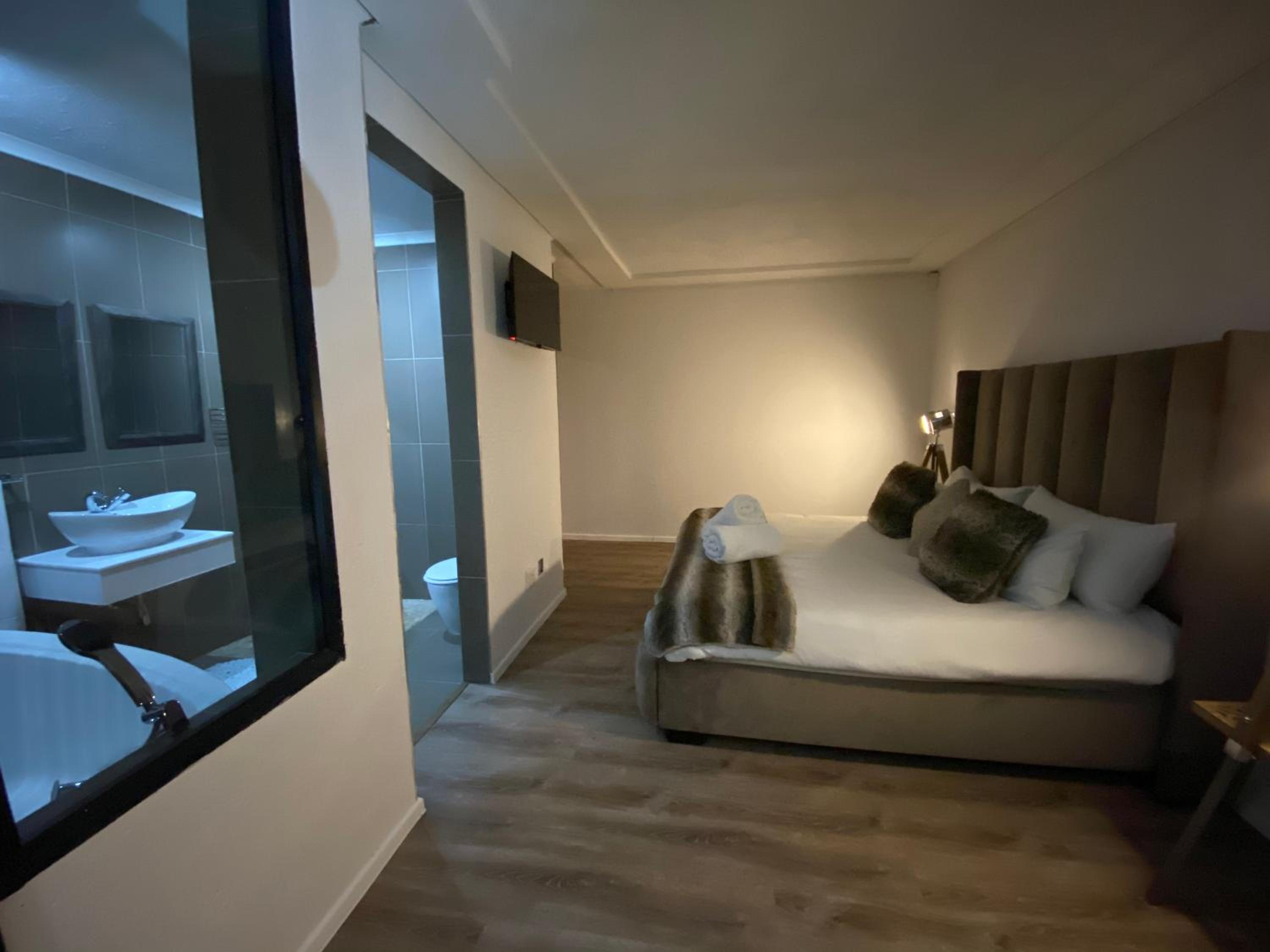 Superior Suite with Sea View - Photo 7
