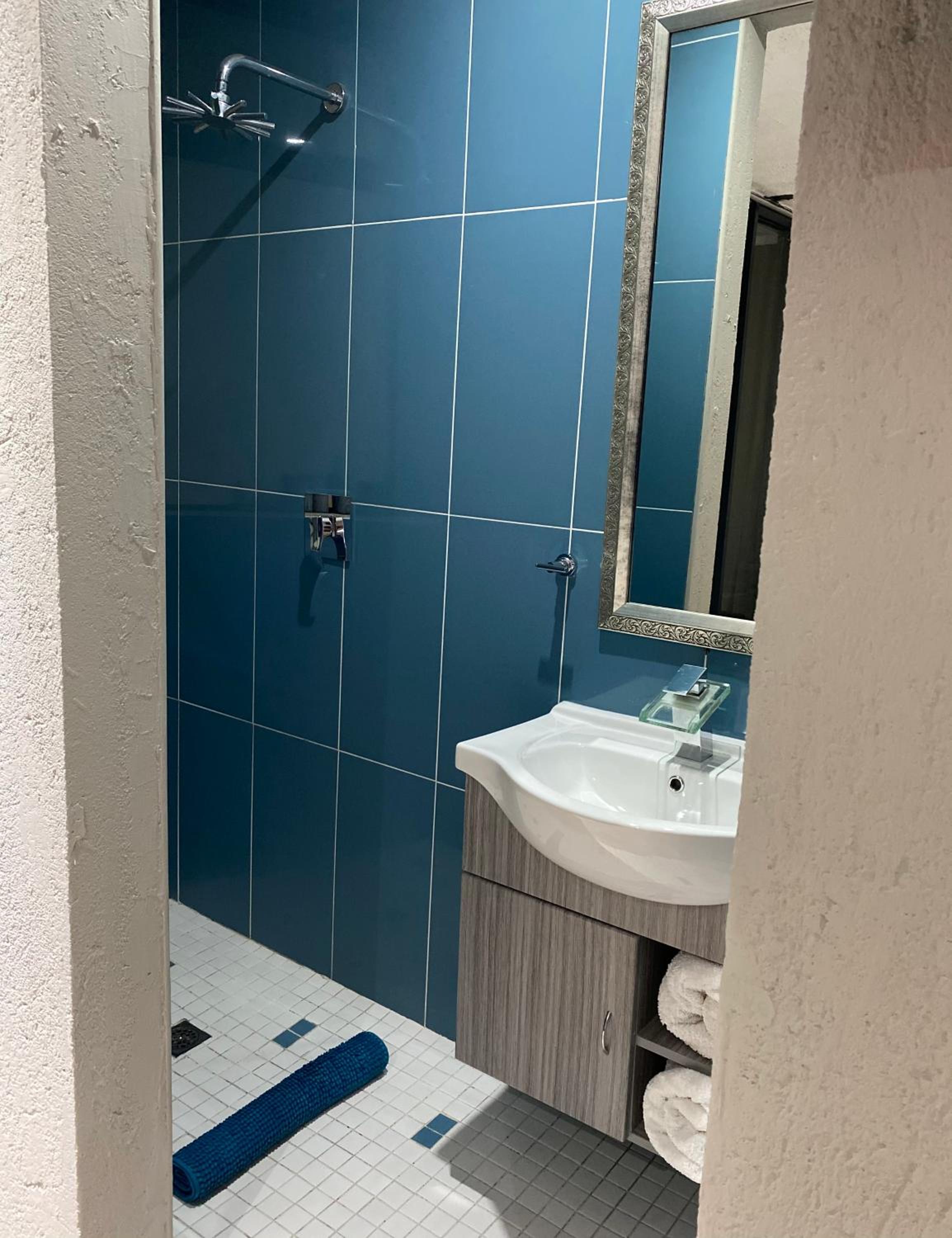 Queen Room with Sea View - Photo 2