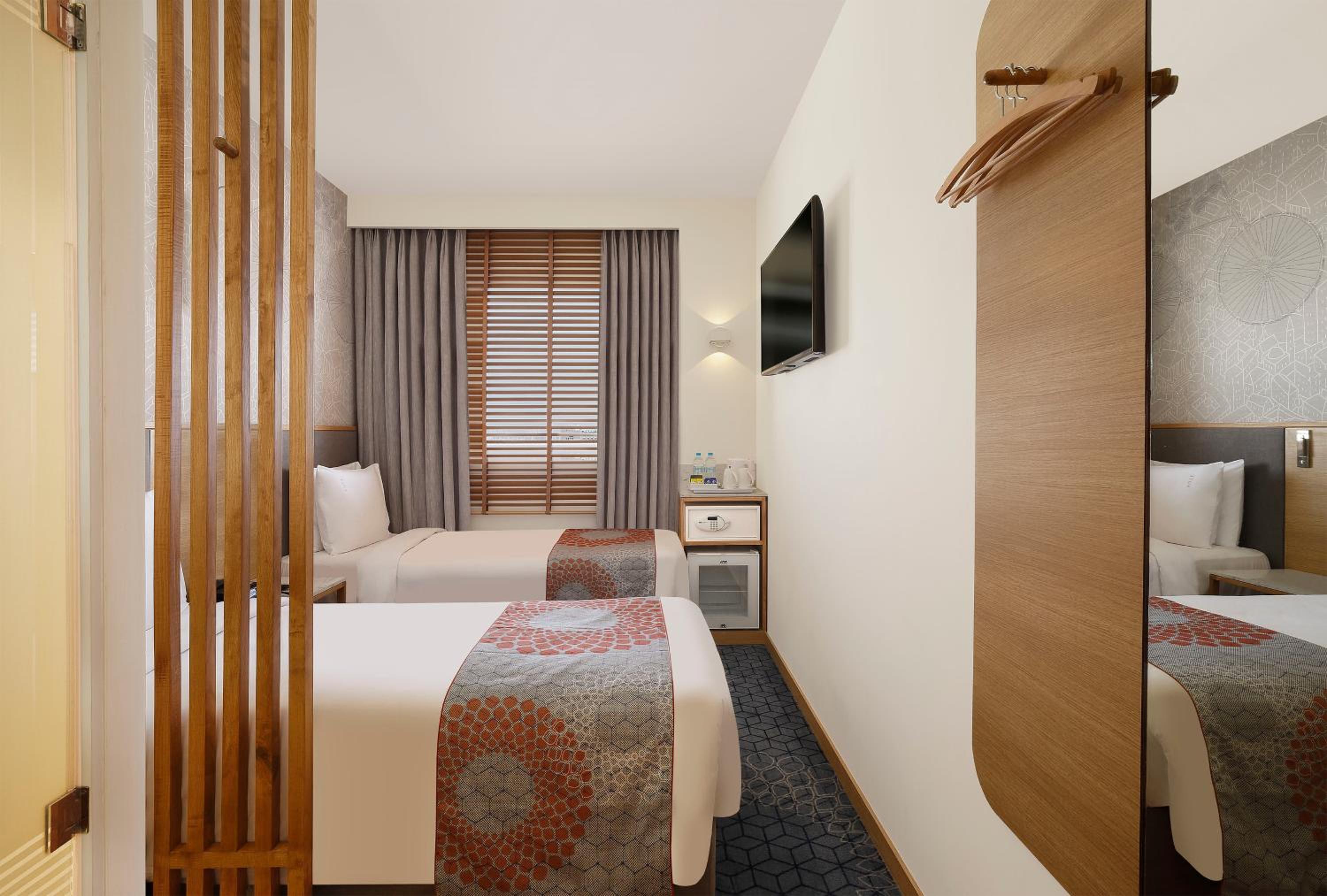 Standard Twin Room with Laundromat(self service) , Laundry Discount 10%, Complimentary Early Check-in from 1:00 pm & Complimentary Late Check-out by 2:00 pm (subject to availability)  photo 2
