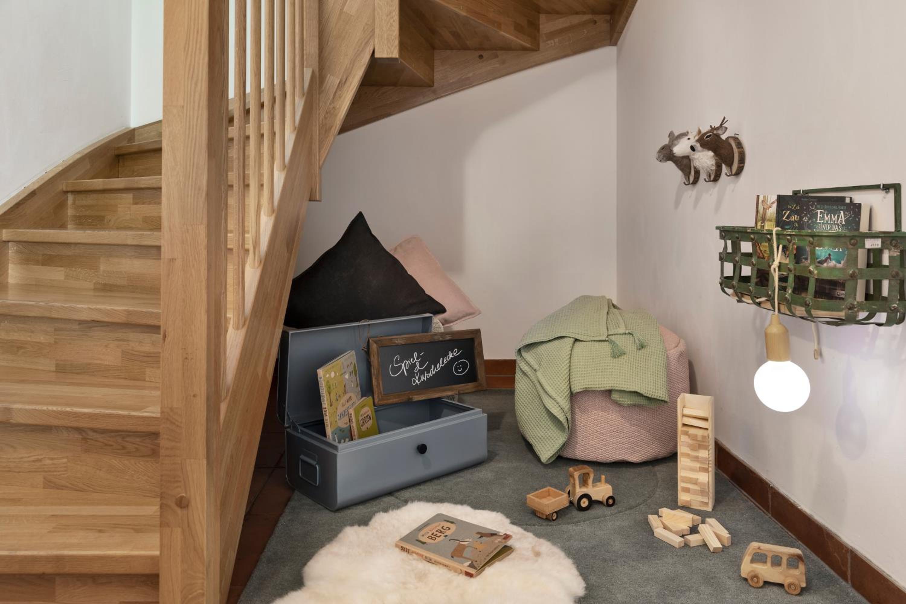 Exclusive Five-Bedroom Chalet with Balcony and Terrace B photo 2