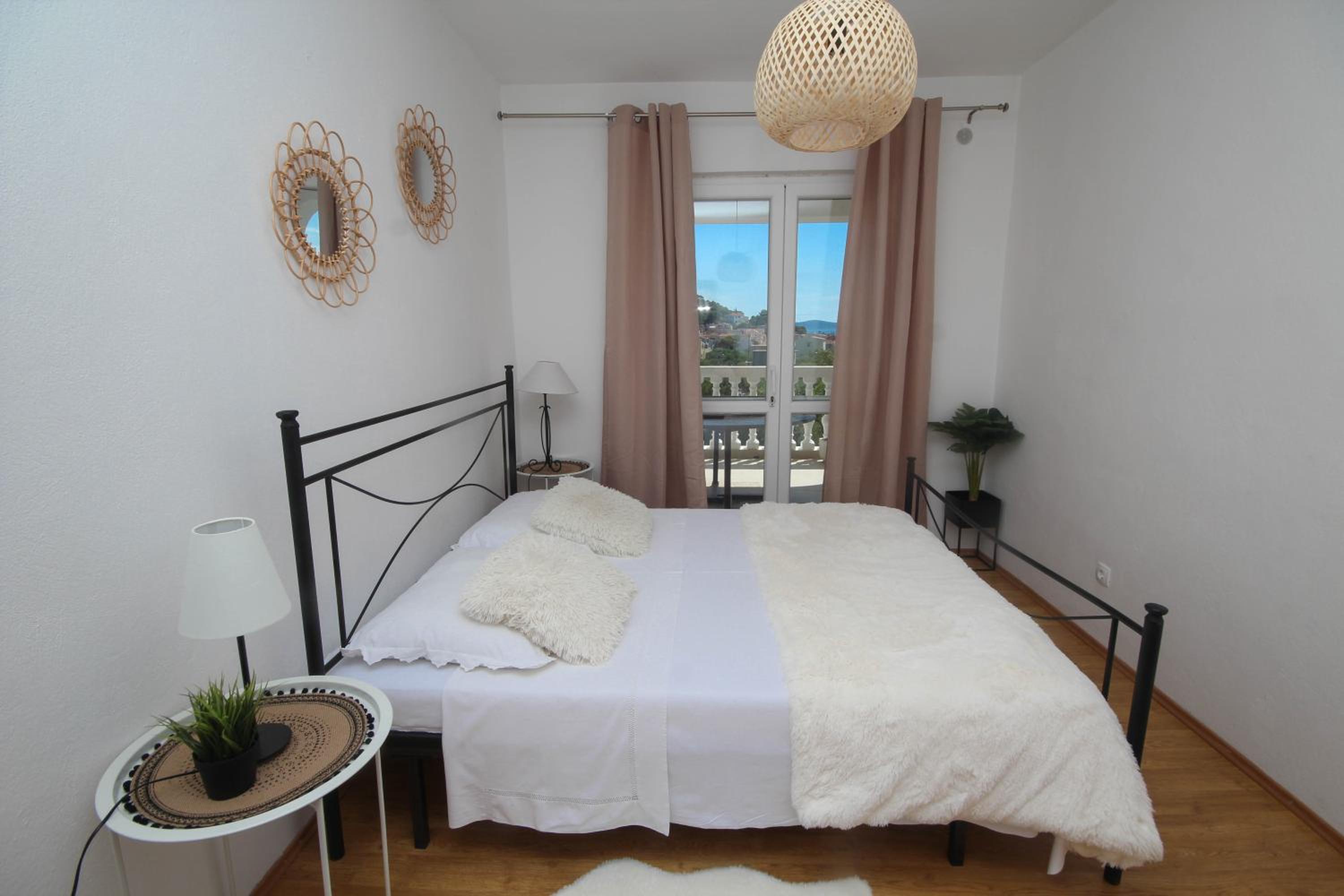 Two-Bedroom Apartment (4-5 Adults) photo 1
