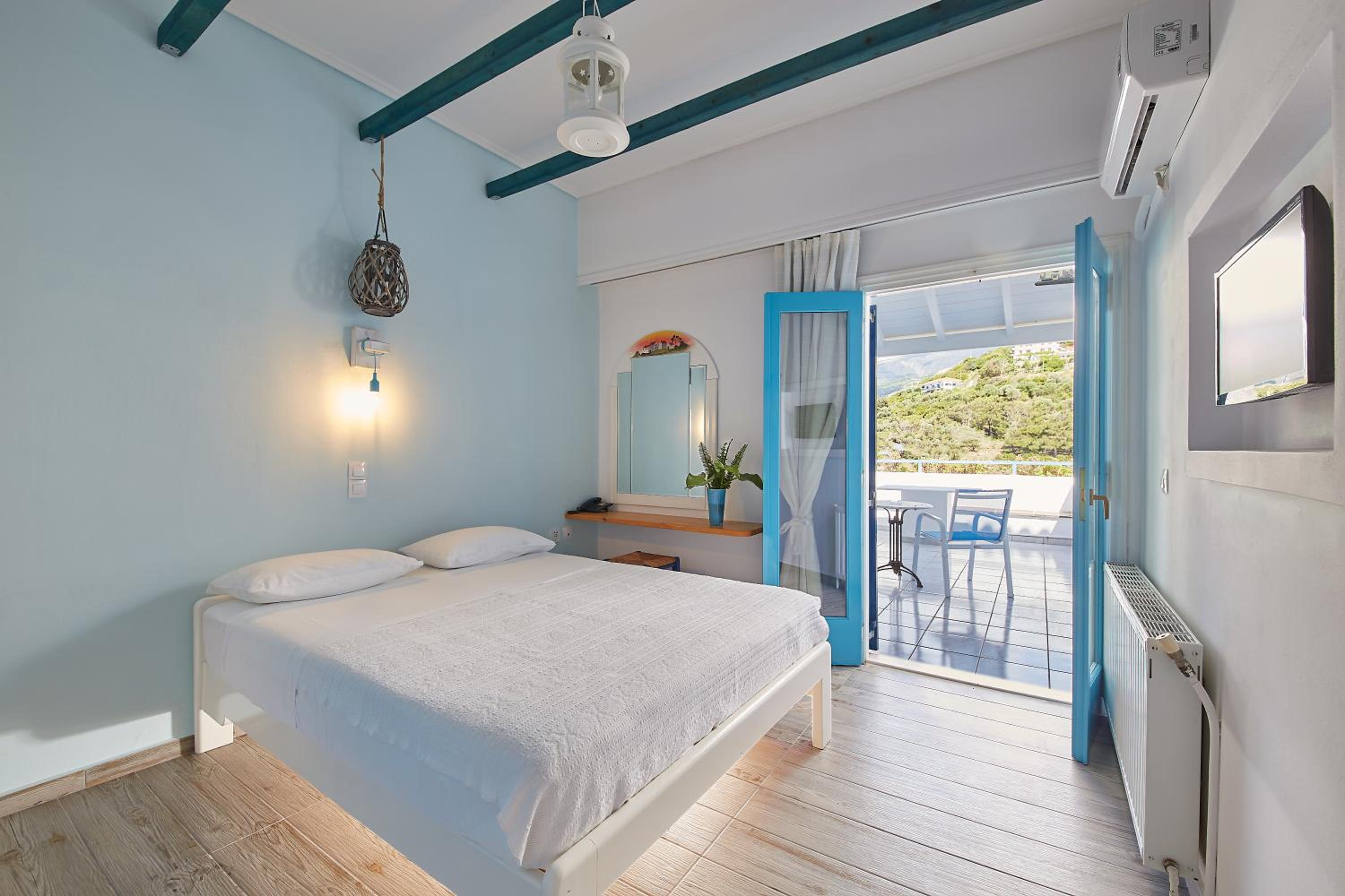 Apartment with Sea View - Photo 2