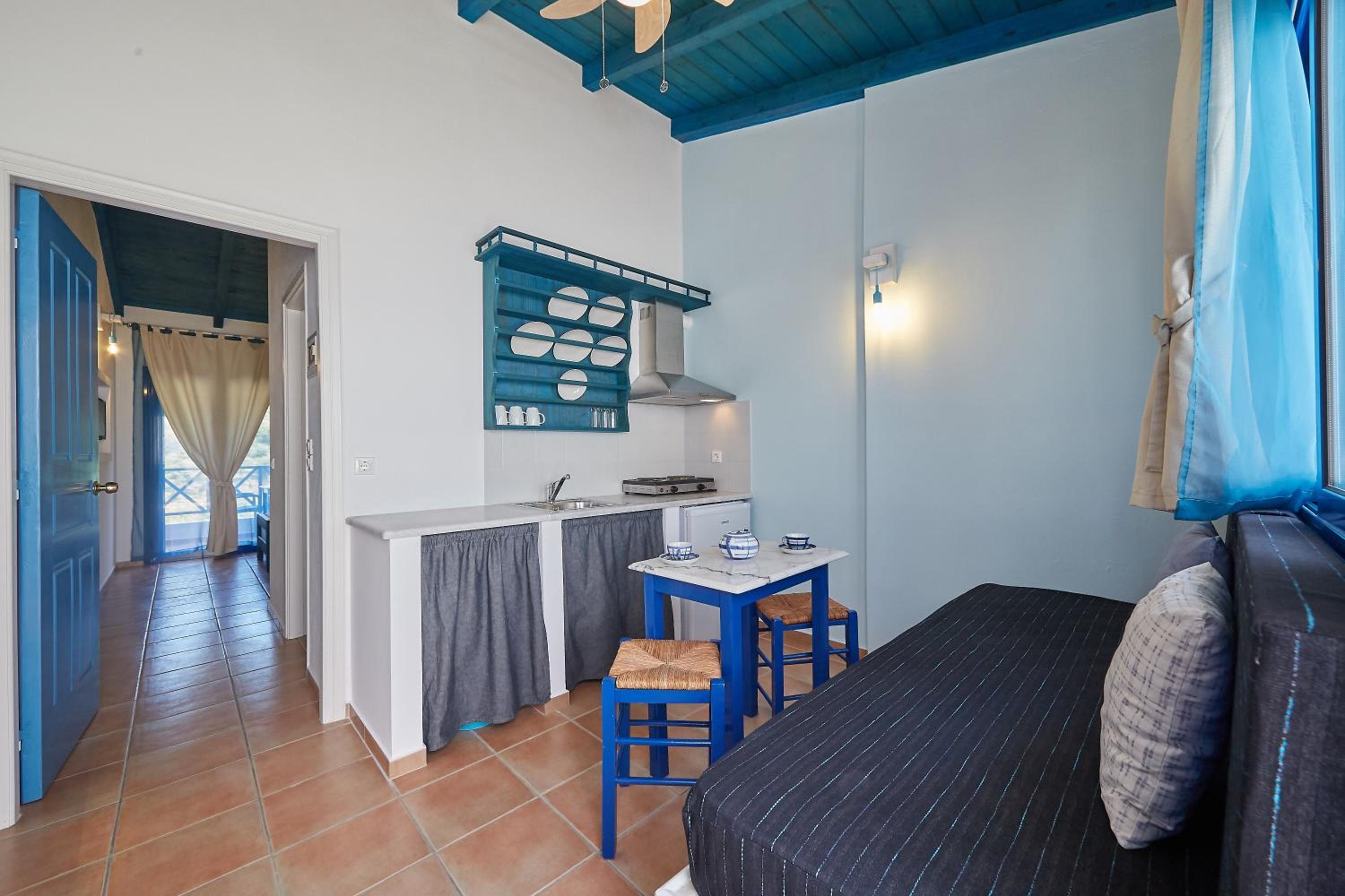 Apartment with Sea View - Photo 8