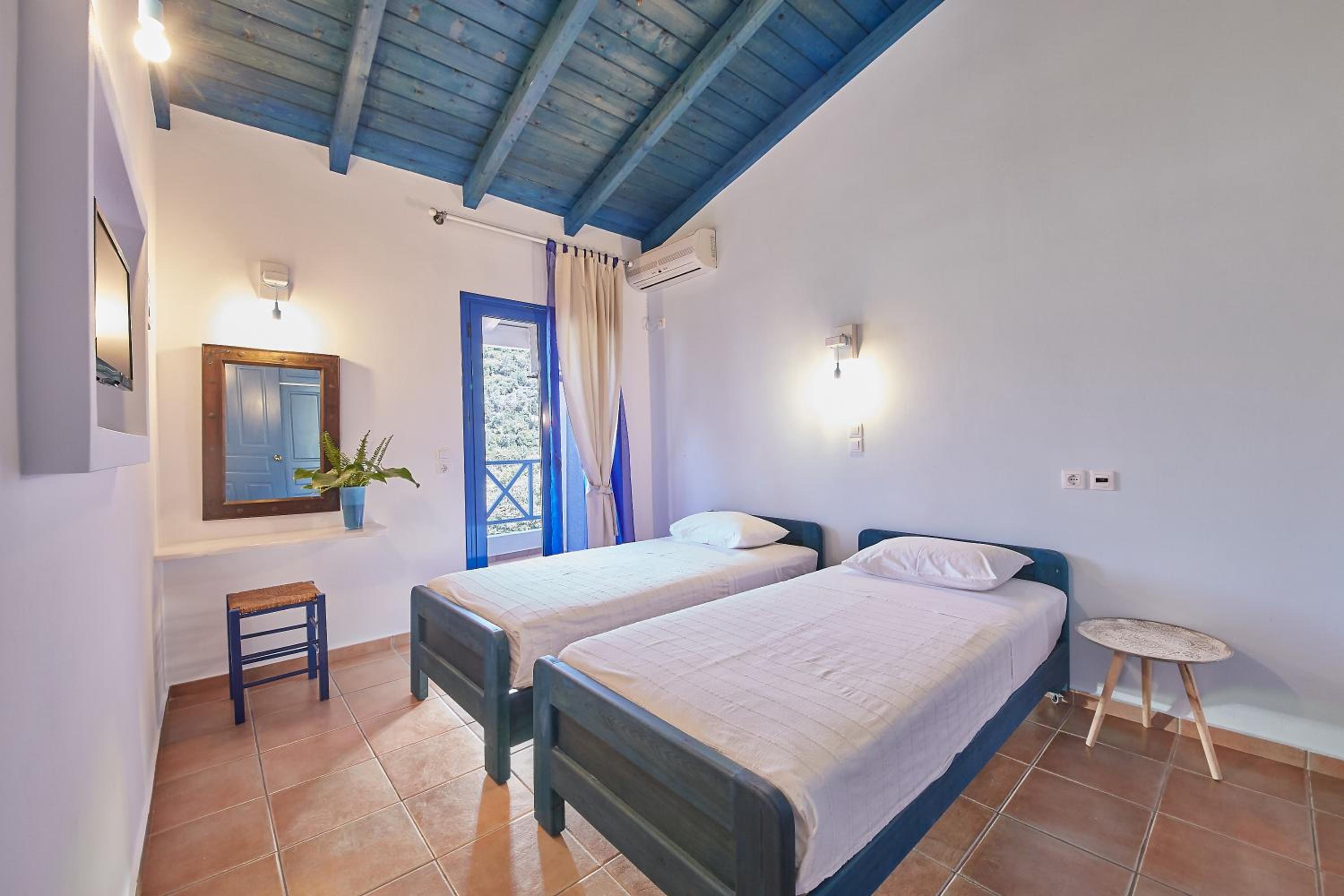 Apartment with Sea View - Photo 7