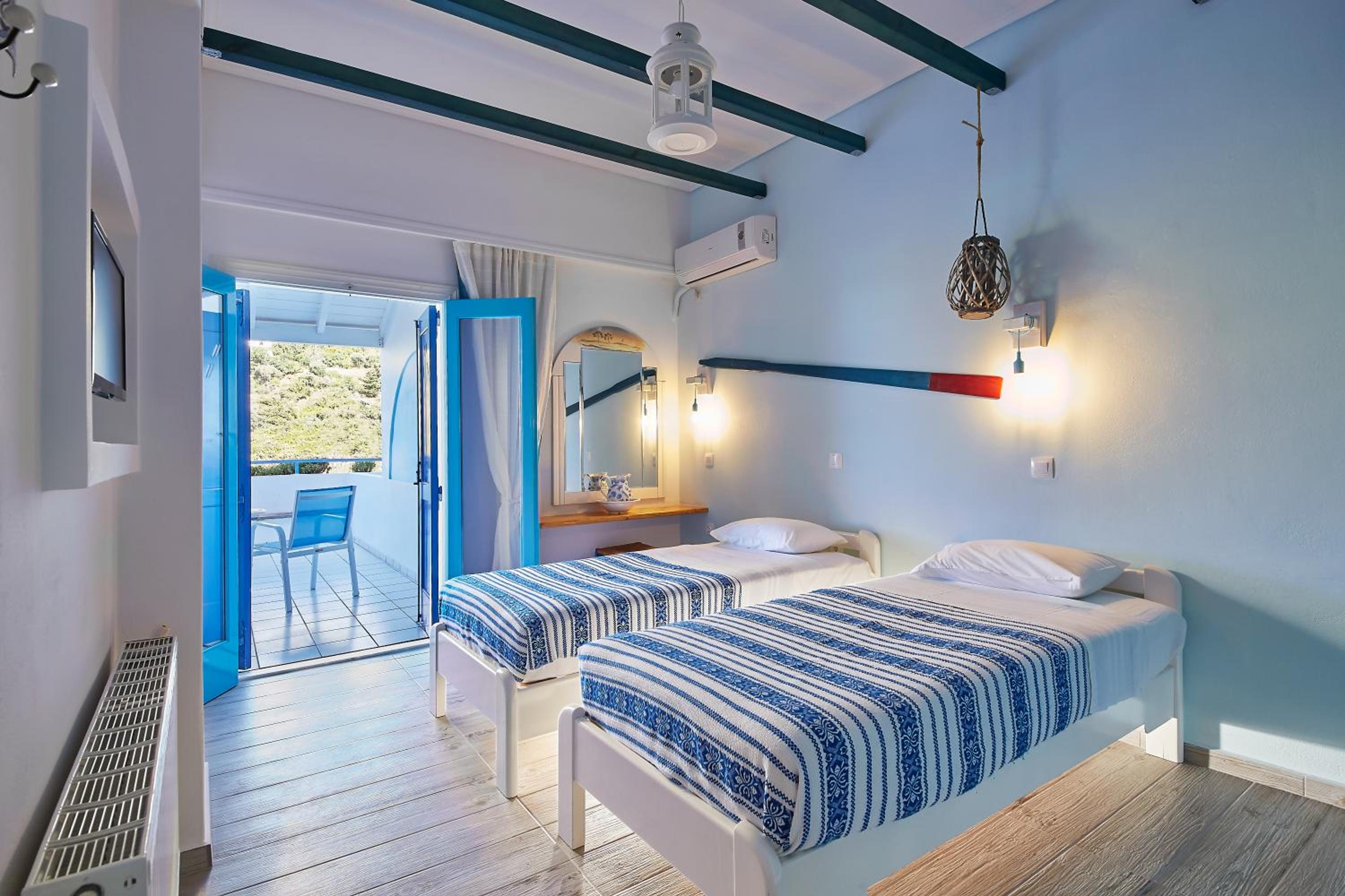 Apartment with Sea View - Photo 9