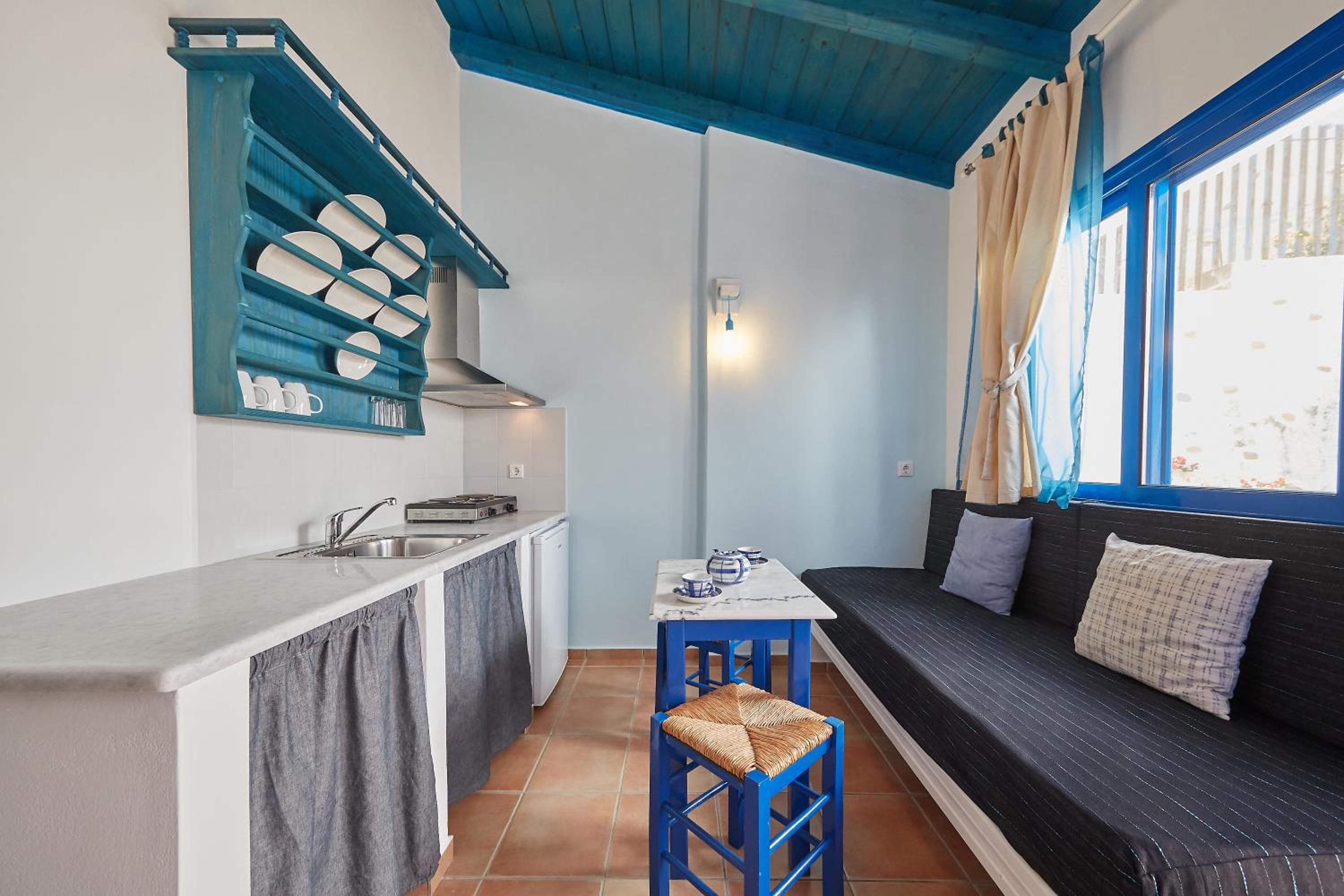 Apartment with Sea View - Photo 11