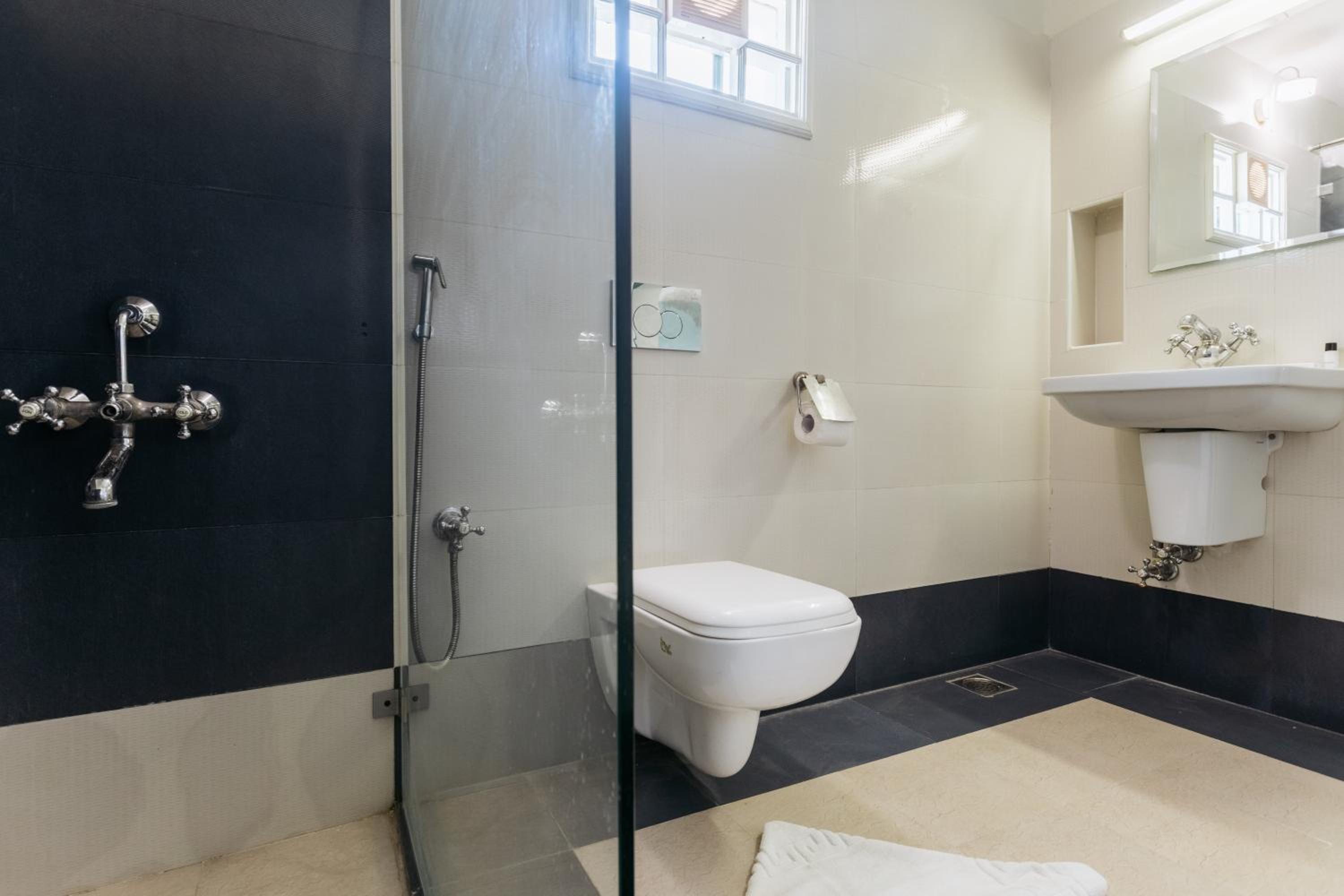 Large Double Room photo 3