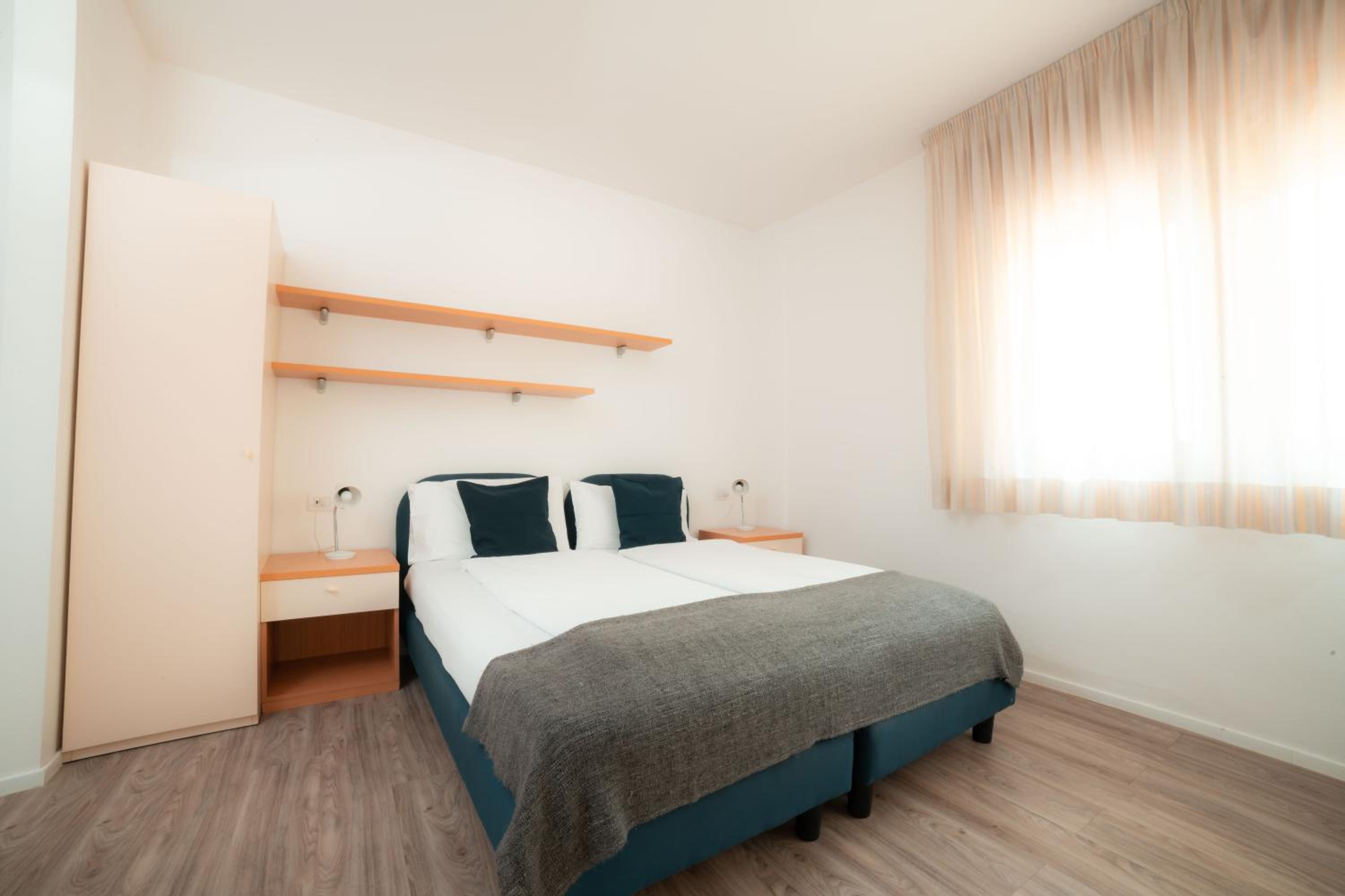 One-Bedroom Apartment - Photo 9