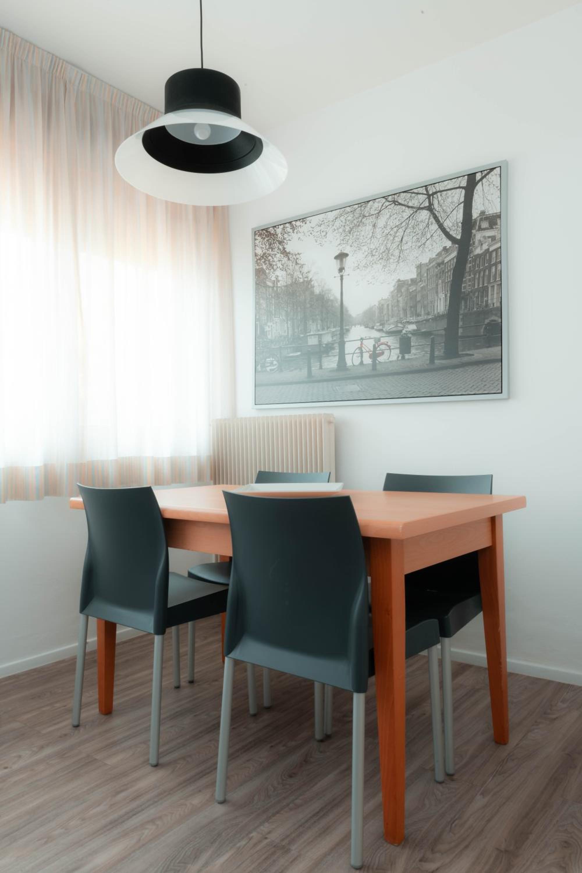 One-Bedroom Apartment - Photo 11