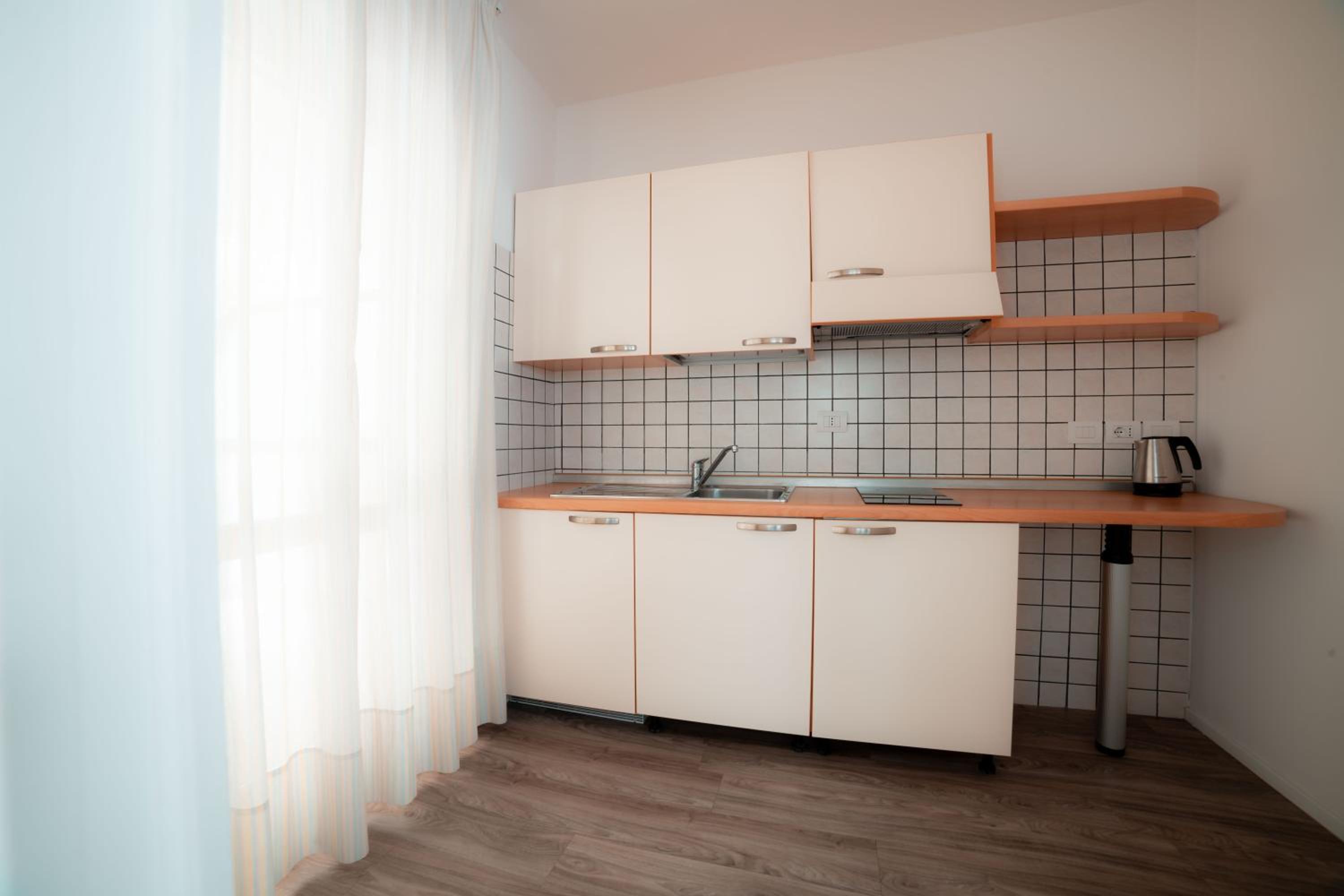 One-Bedroom Apartment - Photo 5