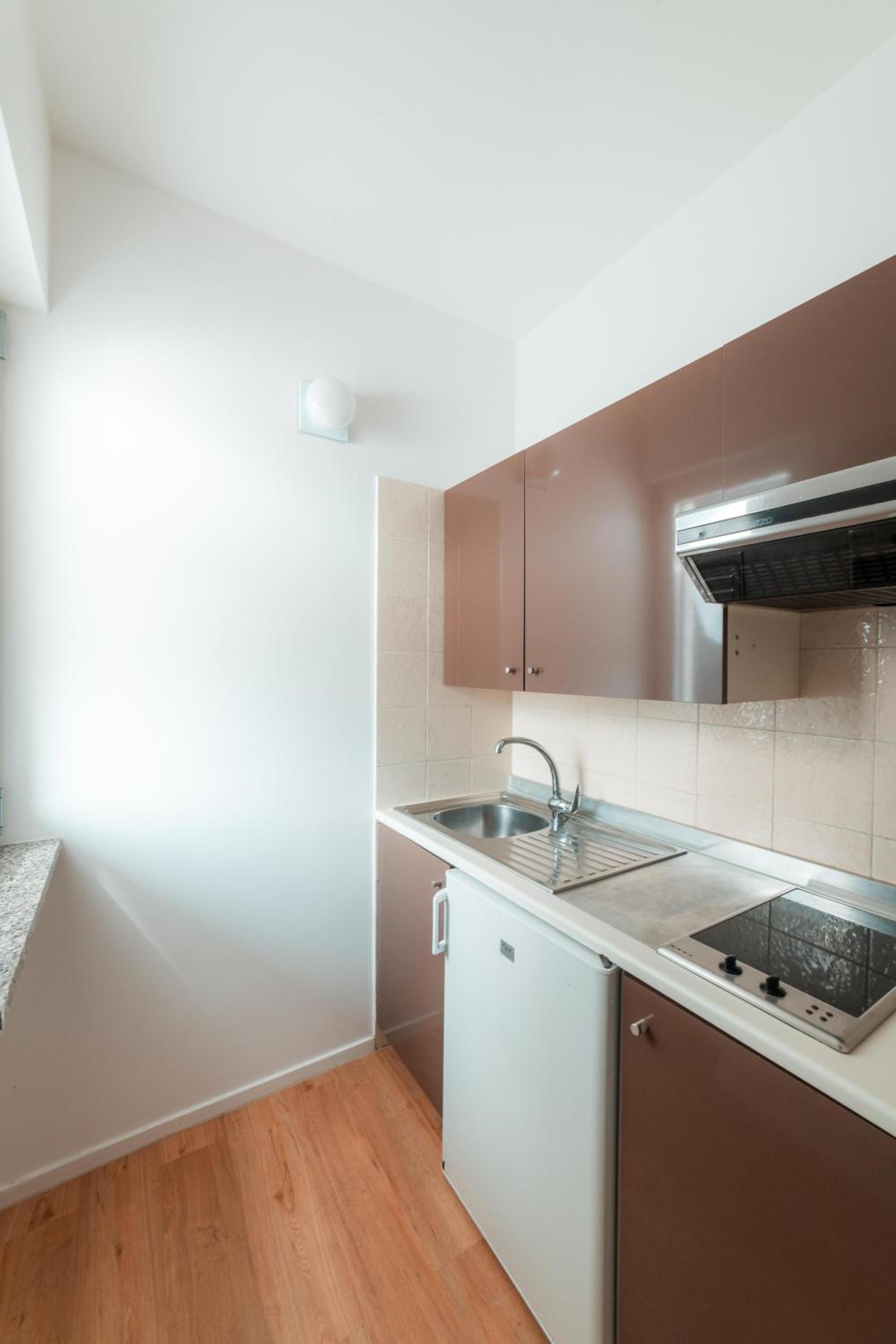 Apartment with Lake View - Photo 19