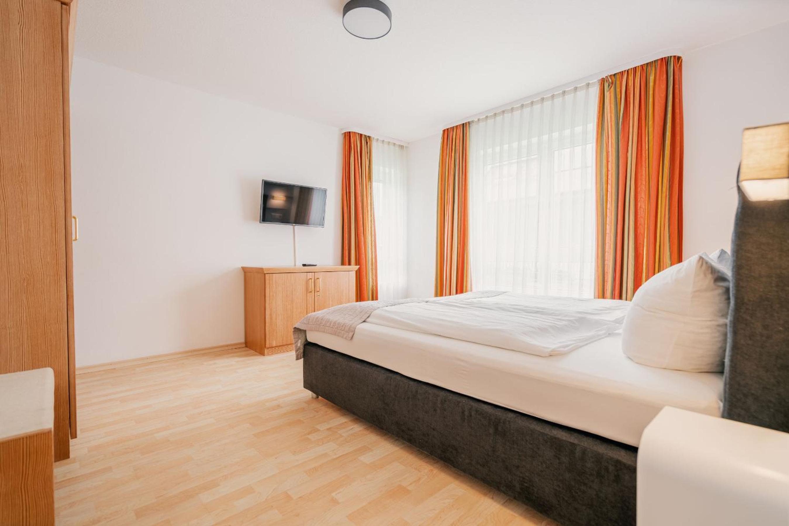 Two-Bedroom Apartment with Balcony (6 Adults) photo 1