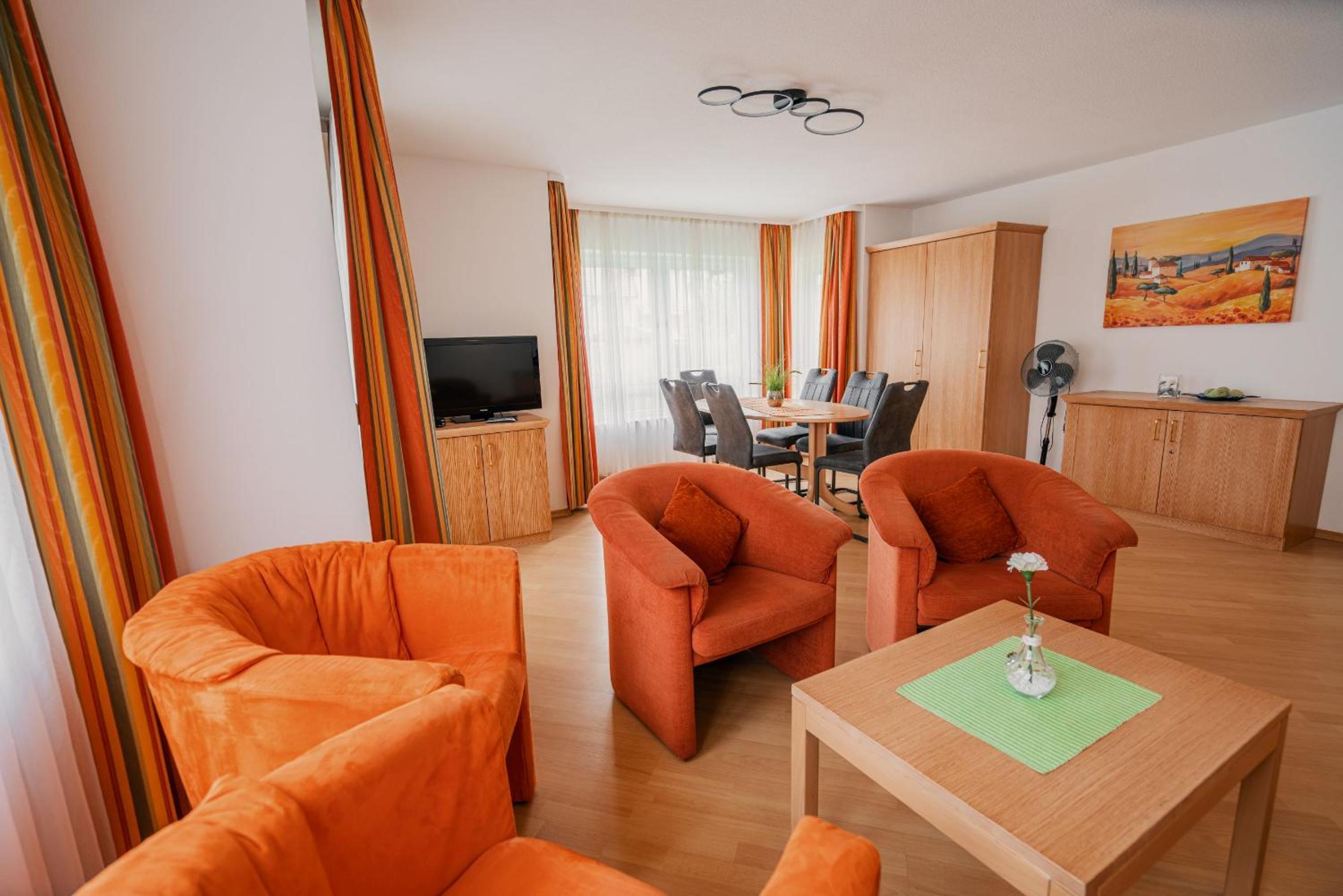 Two-Bedroom Apartment with Balcony (6 Adults) photo 3