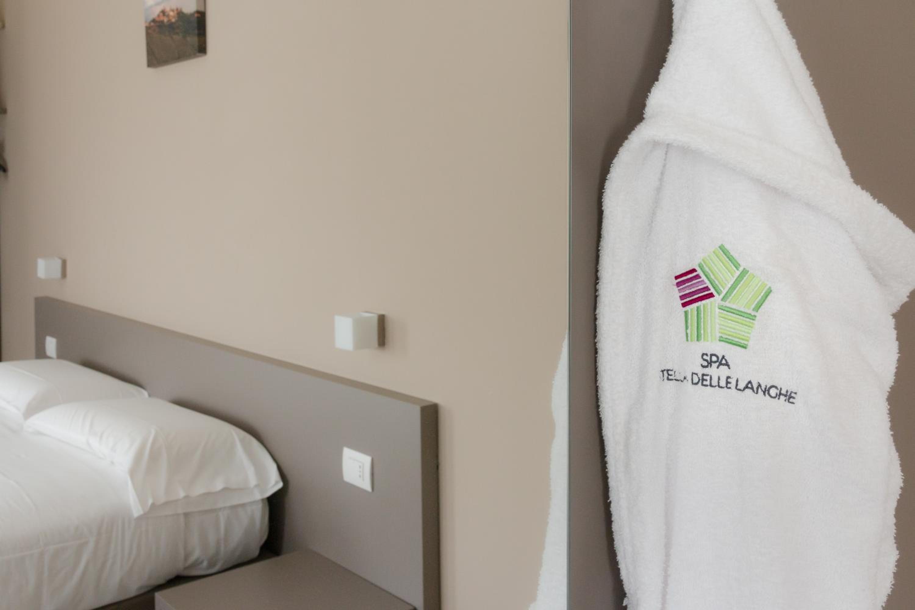 Double or Twin Room - Photo 3
