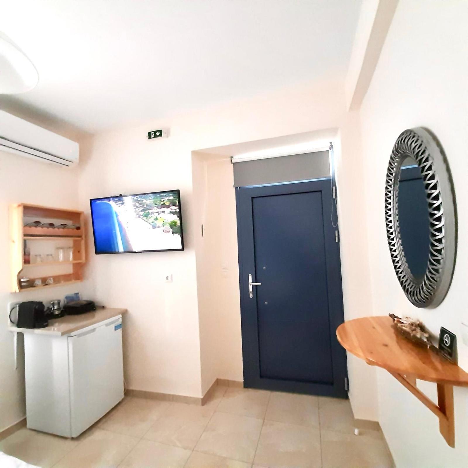 Double Room with Balcony photo 2