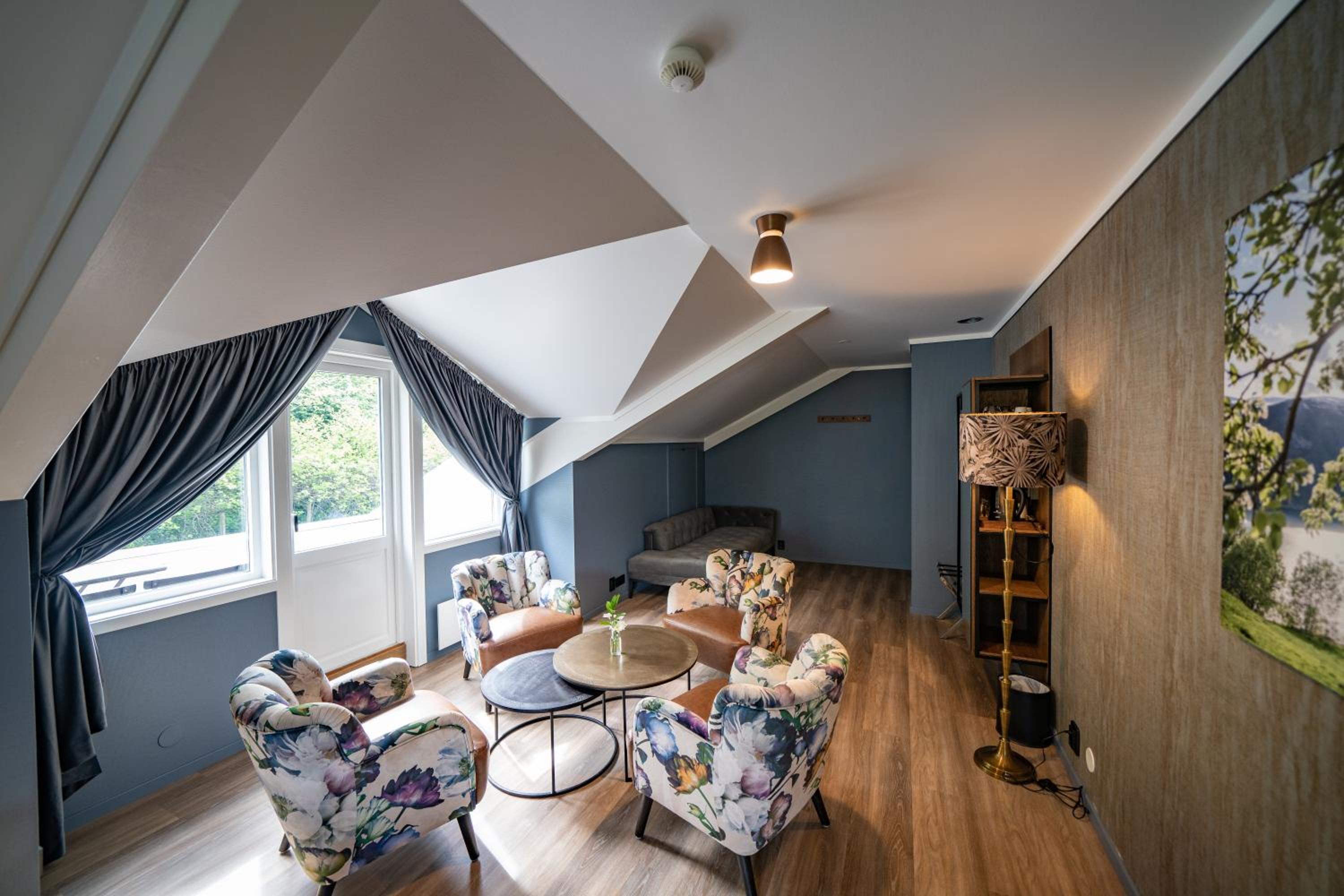 Junior Suite with Balcony photo 3