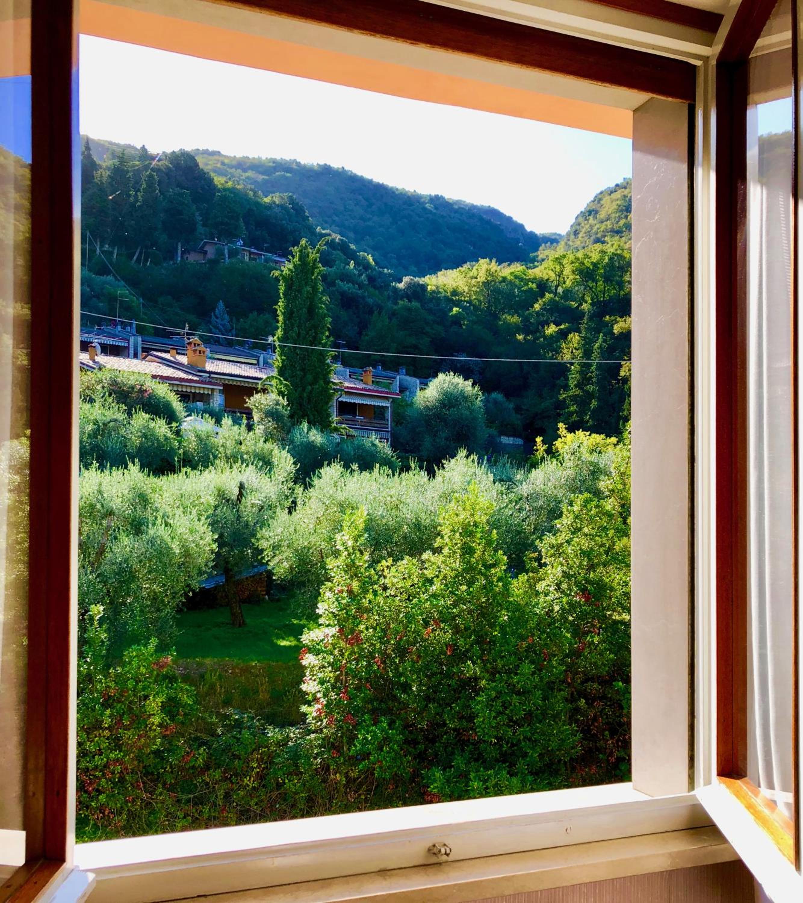 Double or Twin Room with Mountain View - Photo 6