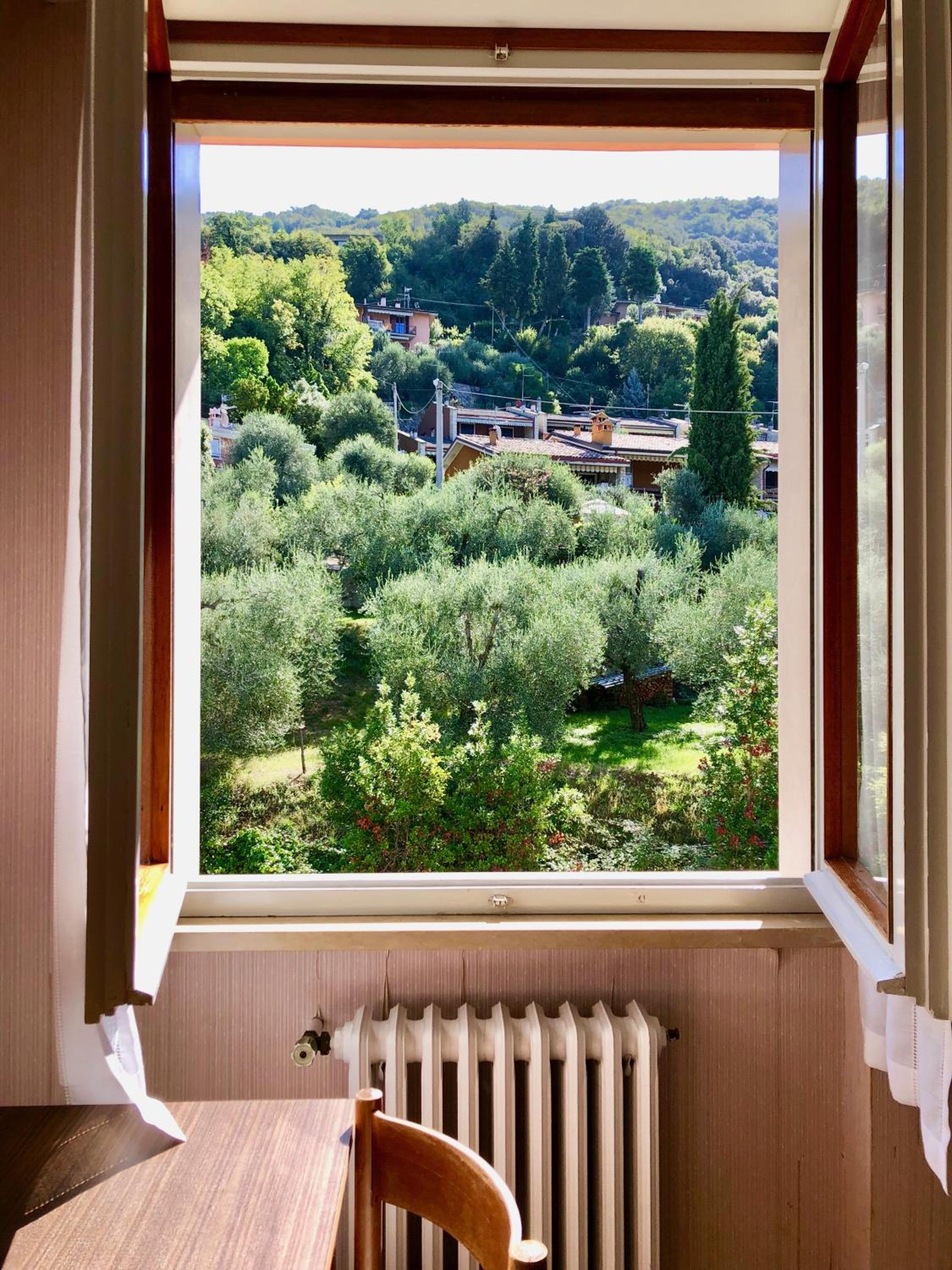 Double or Twin Room with Mountain View - Photo 7