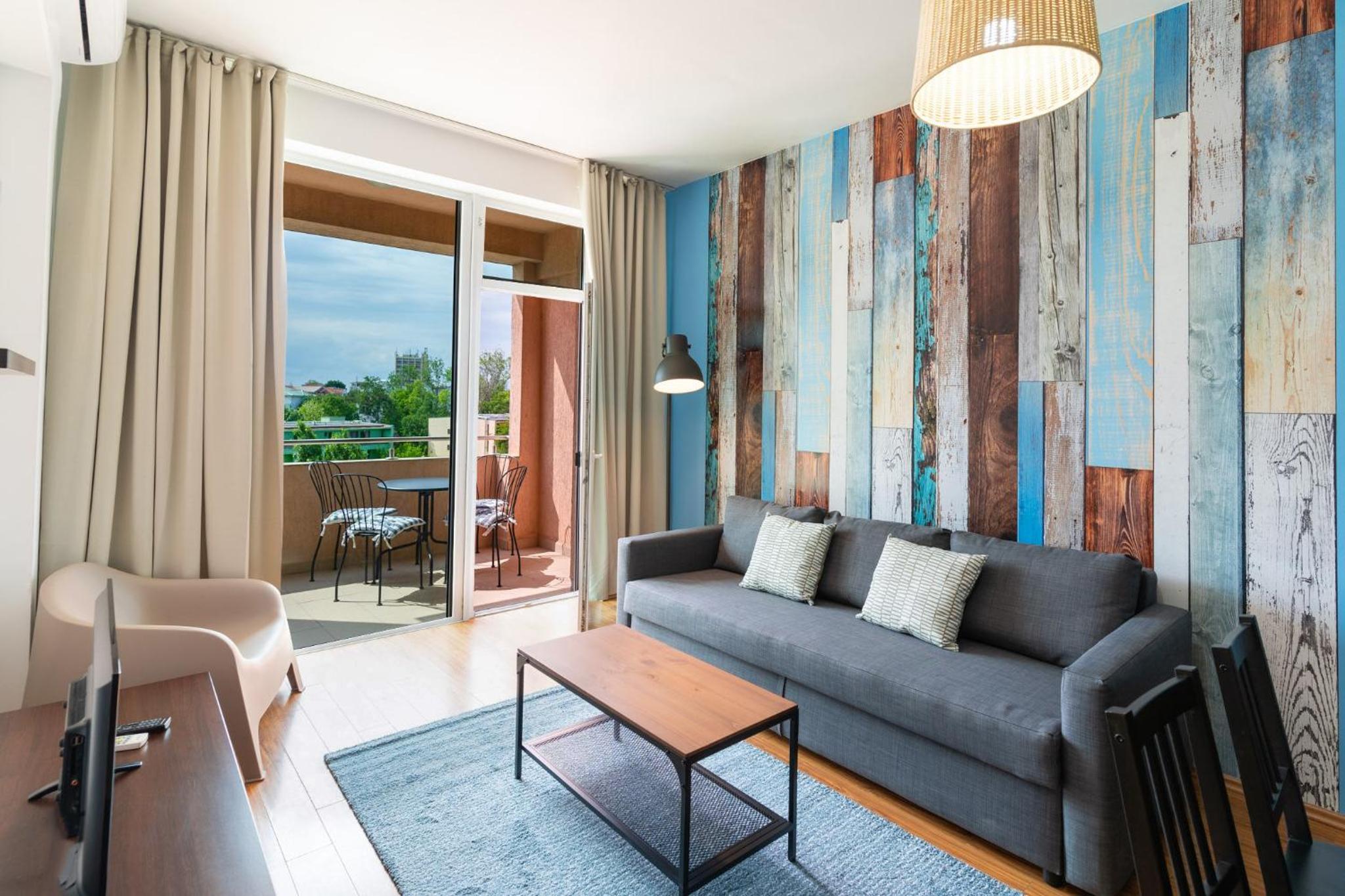 Apartment with Resort View