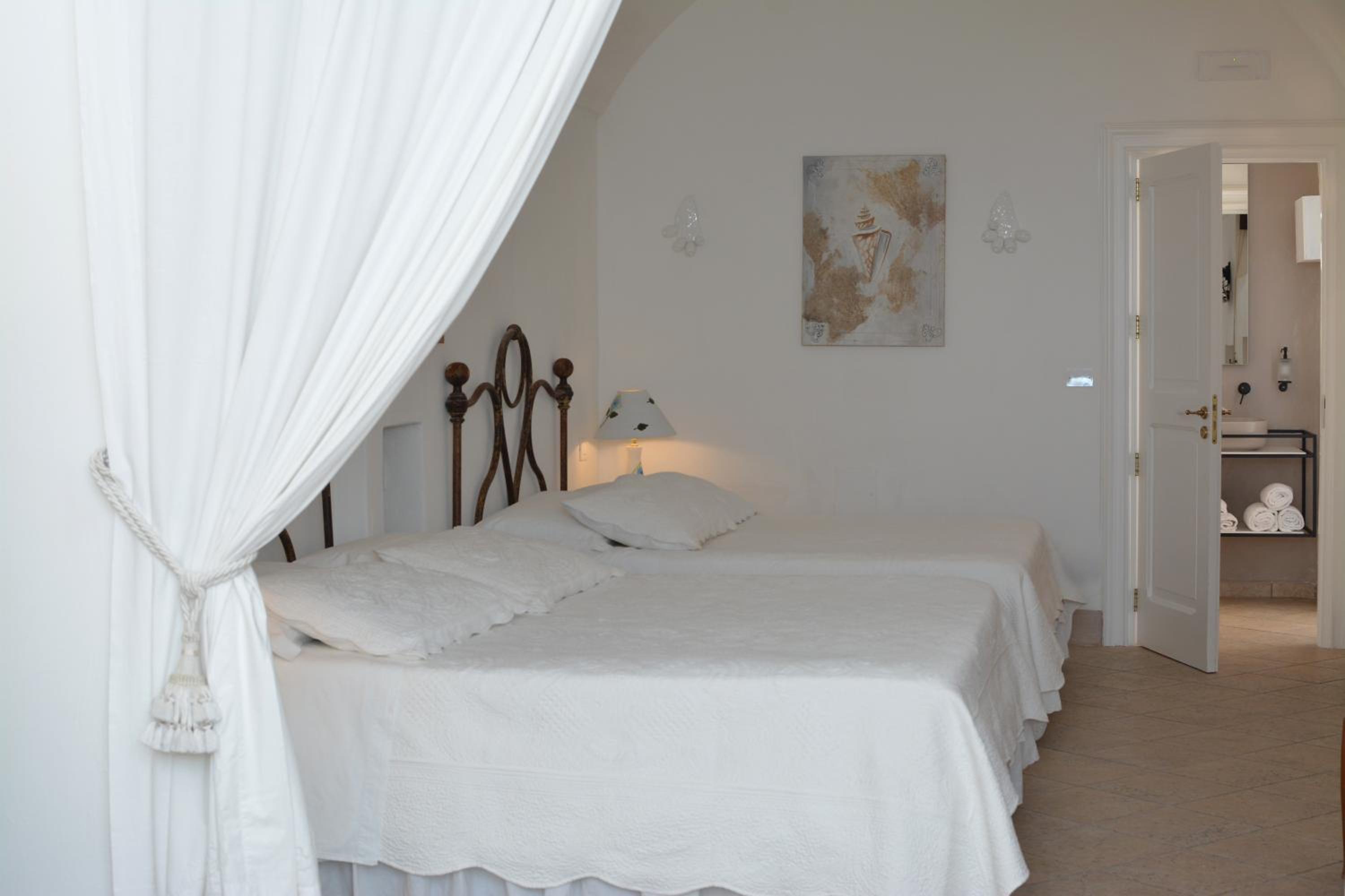 Standard Double Room - Photo 2